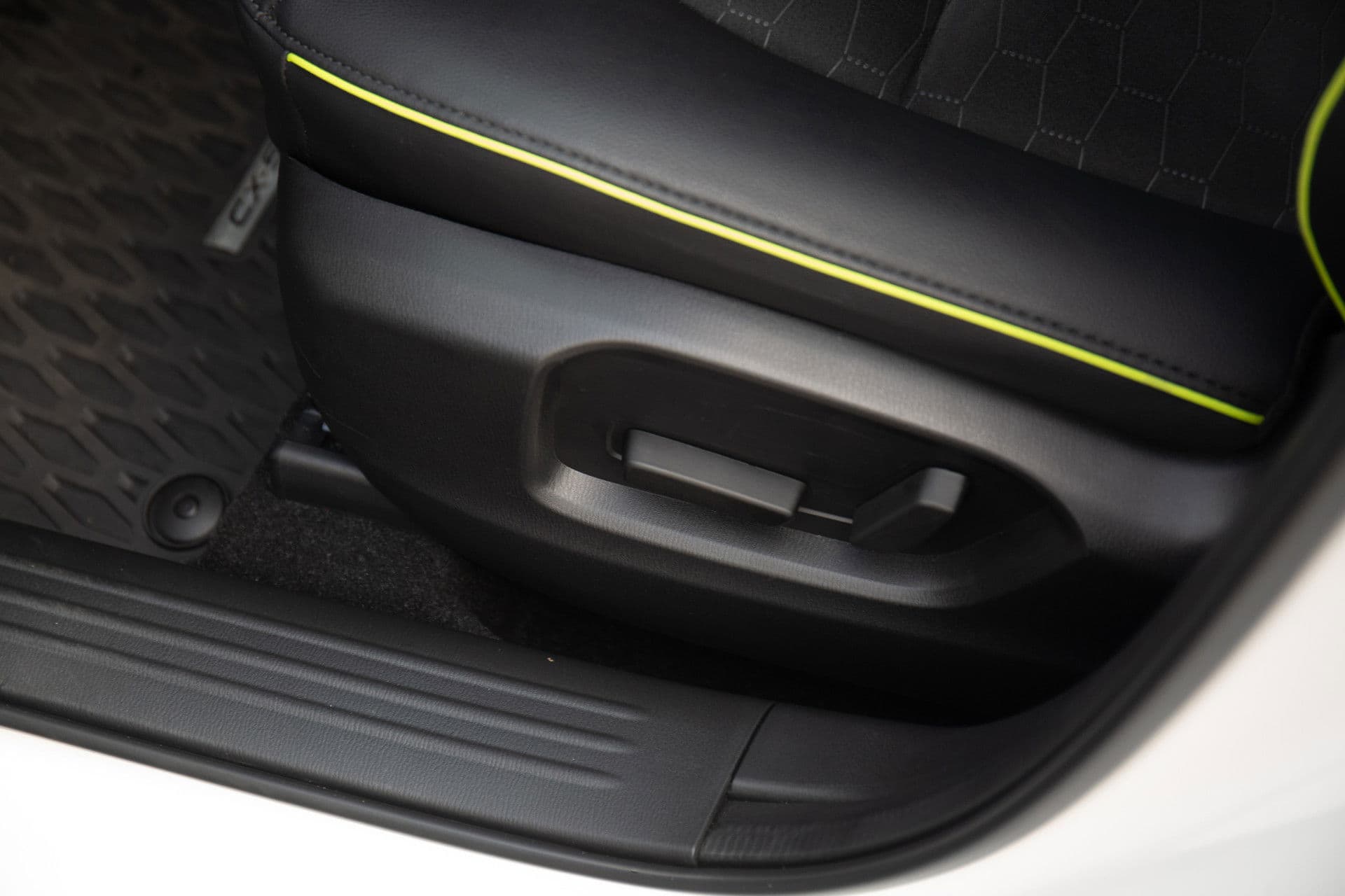 Mazda CX-5 2.0 e-SkyActiv-G M Hybrid 165 Newground , Carplay, 360°camera, Keyless entry, thumbnail 25