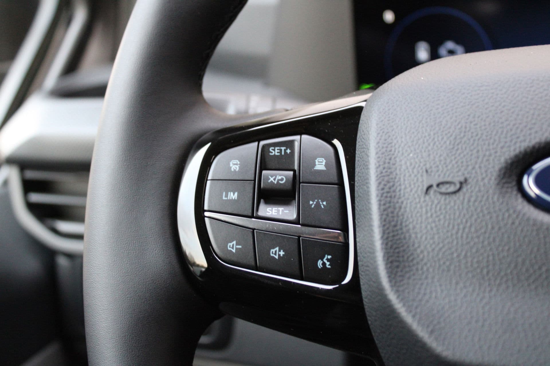 Ford Transit Custom 320 2.5 PHEV L2H1 Trend 232pk - 5 jaar GARANTIE - 2x Schuifdeur - Adaptive Cruise - Blind Spot - Navigatie - Camera - Verwarmd Stuur - Rijklaar thumbnail 23