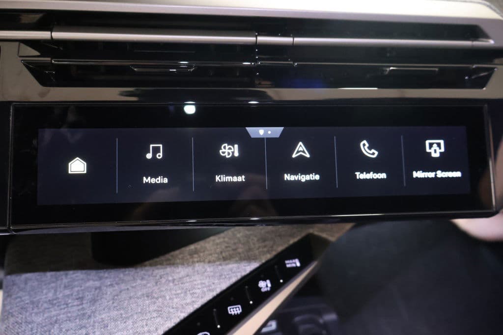 Peugeot 3008 1.2 Hybrid 145 GT thumbnail 21