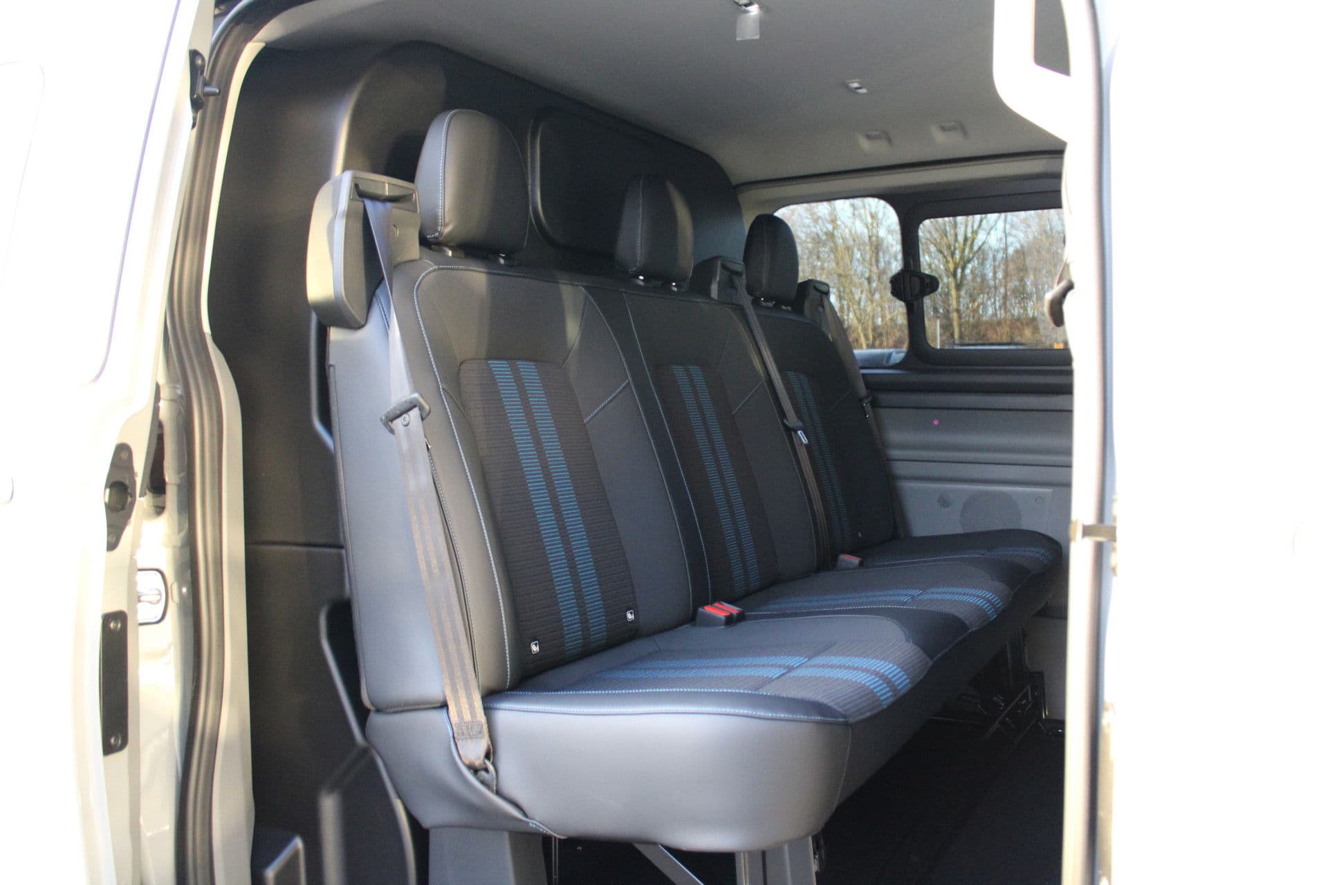 Ford Transit Custom 320 2.5 PHEV L1H1 Sport DC 232pk - 2x Schuif - 360 Camera - ACC - Keyless - Stoel/Stuurverwarming - Blindspot - Incl BPM - Rijklaar thumbnail 40