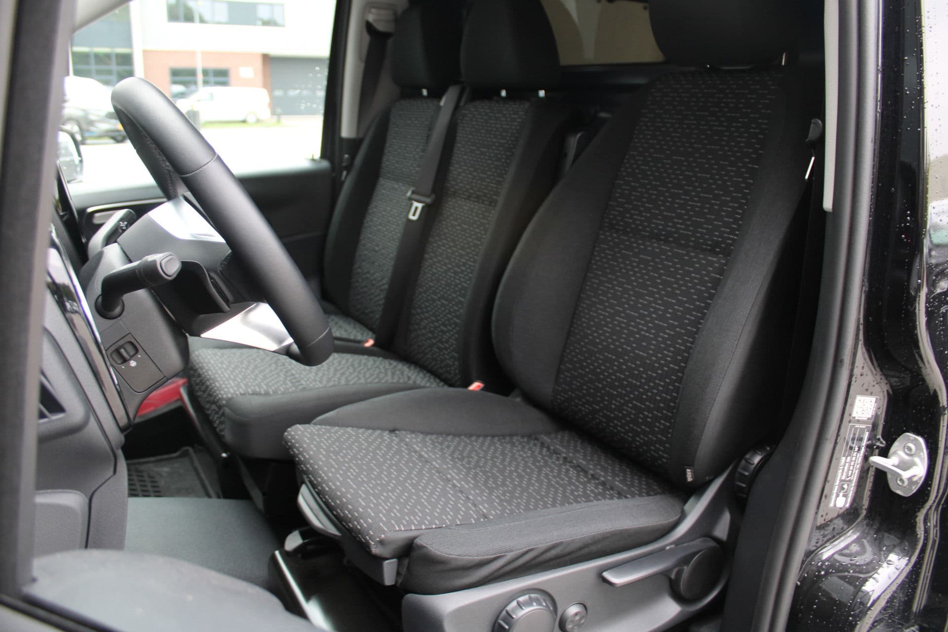 Mercedes-Benz Vito 114CDI L2 Pro - Distronic - 360 camera - Multibeam LED - Stoel&Stuurverwarming - Trekhaak 2500kg - Navigatie - Rijklaar thumbnail 11