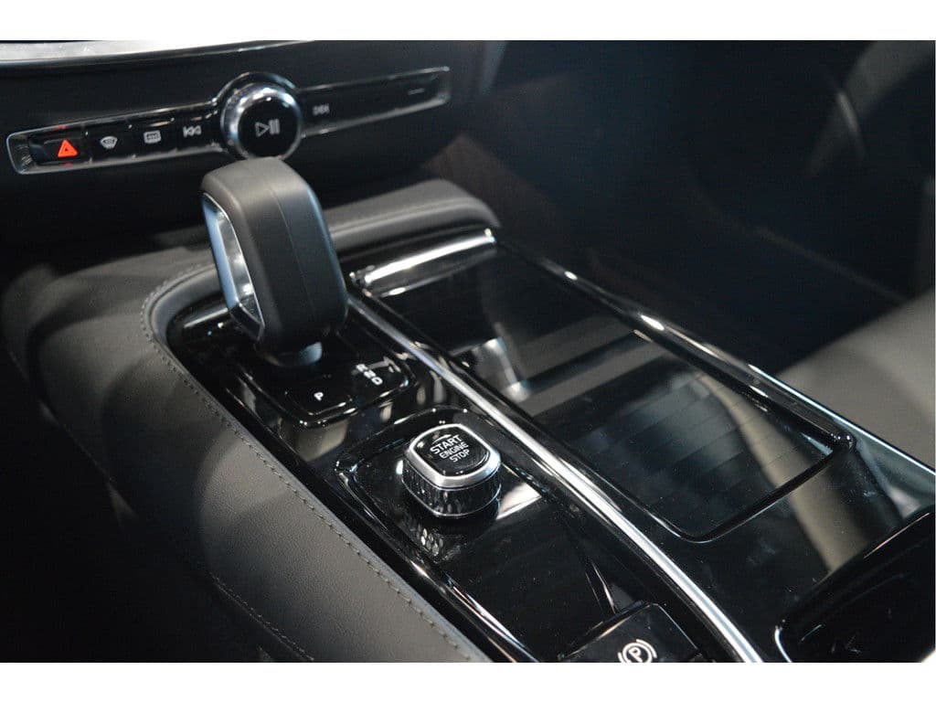 Volvo V60 2.0 T6 Plug-in hybrid AWD Plus Dark leer trekhaak !! thumbnail 23