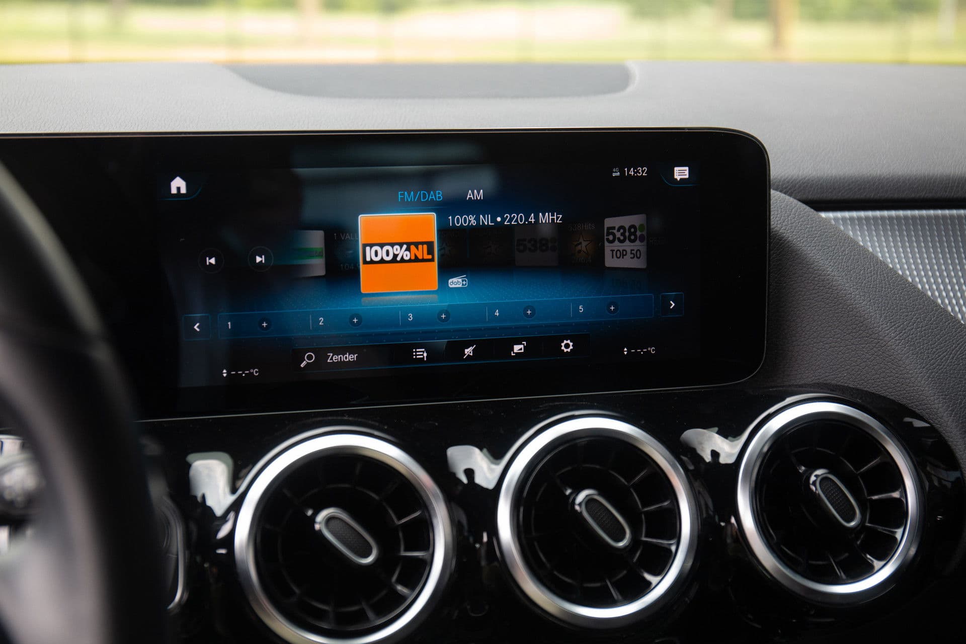 Mercedes-Benz GLA 200 AMG Line , Achteruitrijcamera, Stoelverwarming, Elek. achterklep thumbnail 15