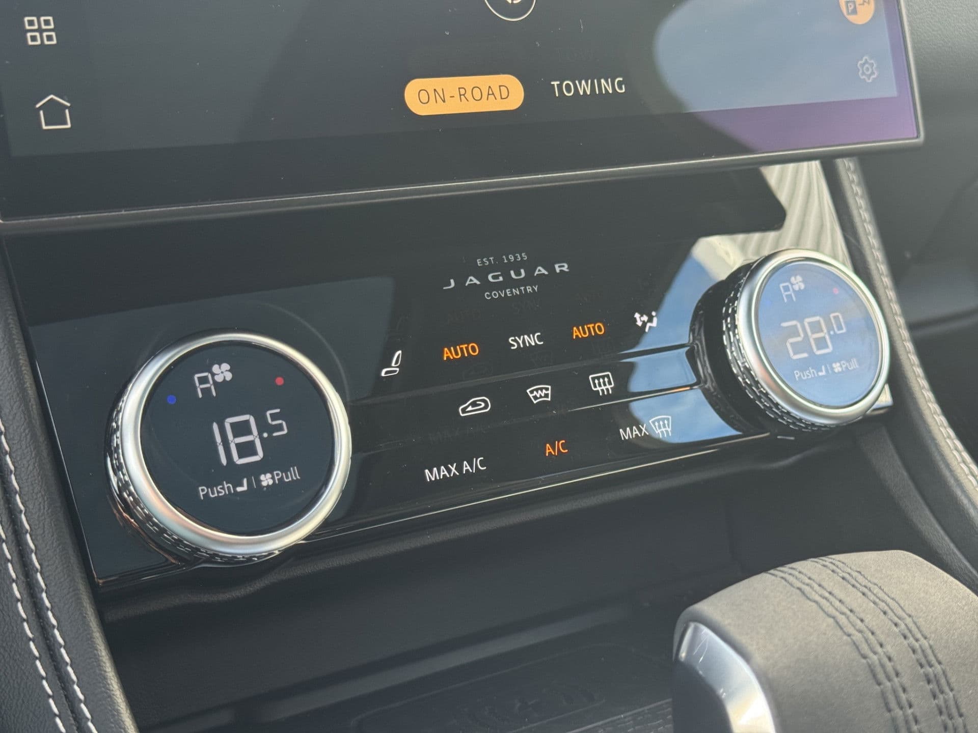 Jaguar F-Pace P400e R-Dynamic SE | Pano | Memory | Meridian | Camera | Adaptive thumbnail 20