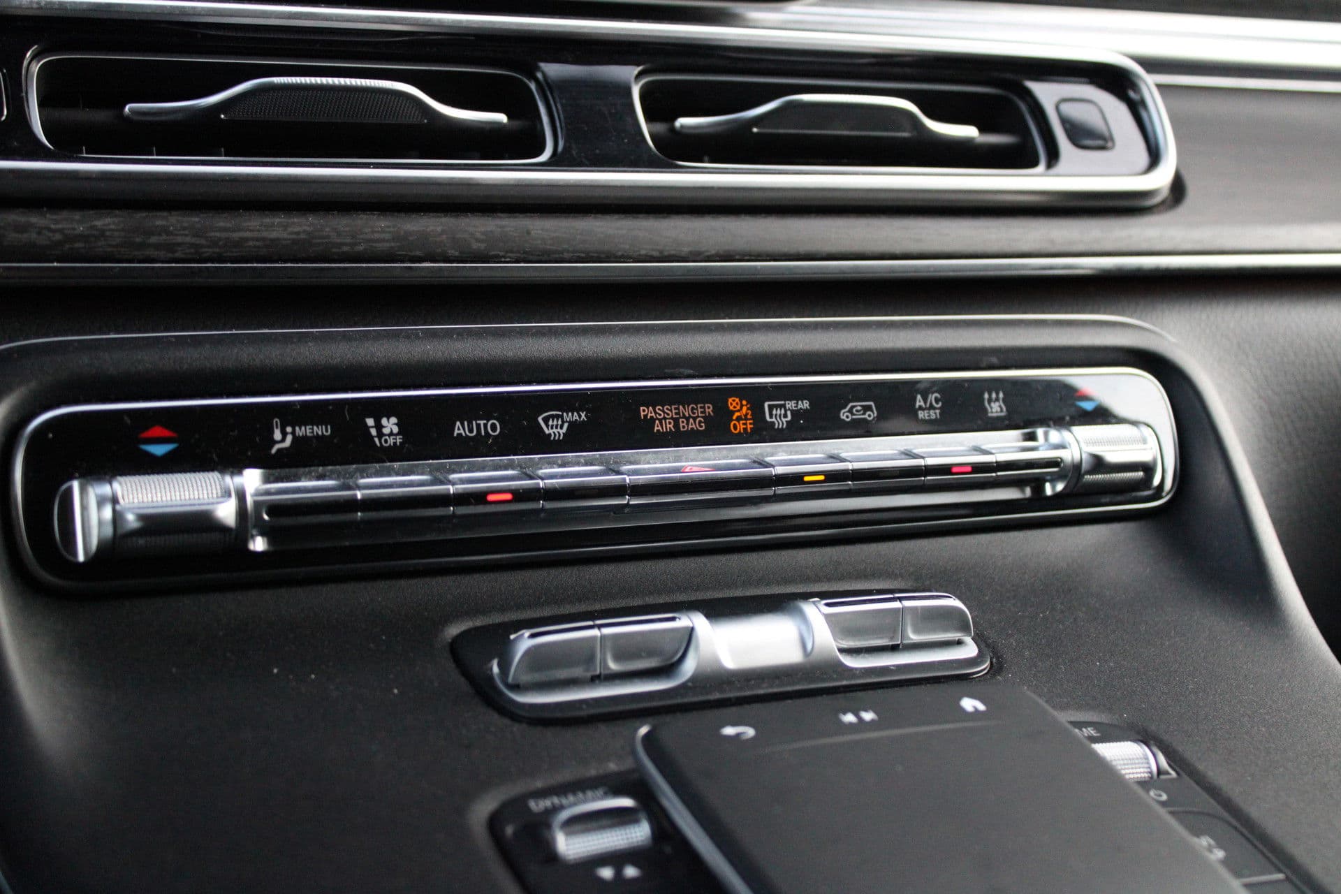 Mercedes-Benz V-Klasse 300d - Avantgarde - DC - 4-matic - 360 Cam - Multibeam - Elektrische schuifdeuren - Digitale spiegel - Volle auto - Rijklaar thumbnail 37