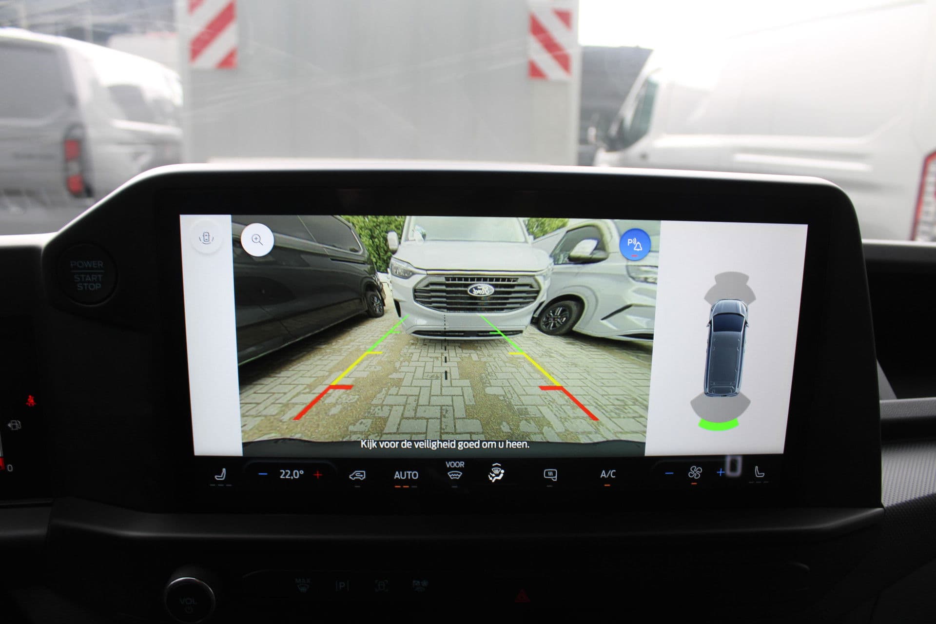 Ford Transit Custom 320 2.0 TDCI L2H1 Trend 136pk - 2x Schuifdeur - LED koplampen - Carplay - Android - Camera - Stoelverwarming - 70l tank - Rijklaar thumbnail 21