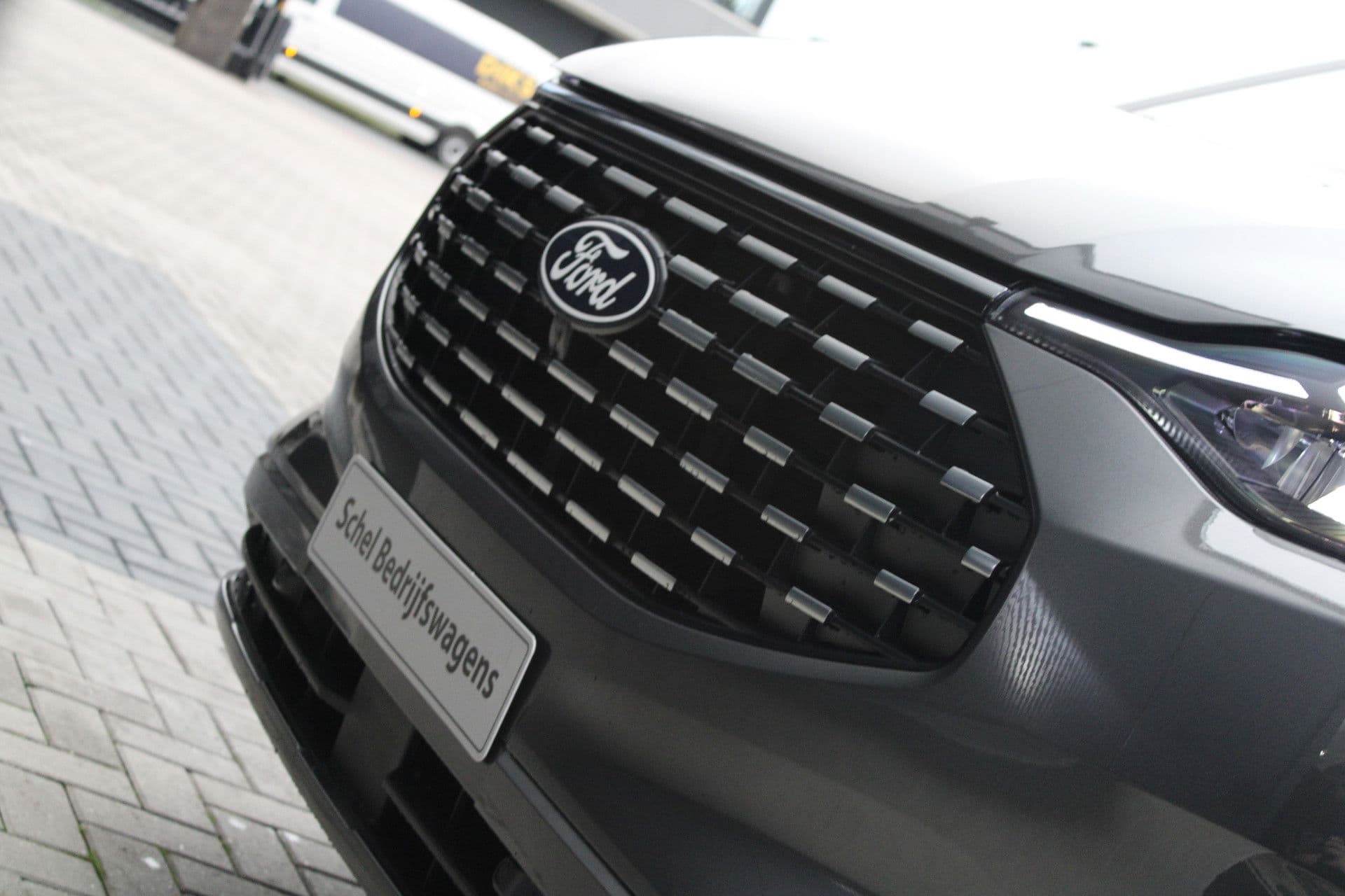 Ford Tourneo Custom 340 2.5 PHEV L2H1 Titanium X 232pk - 2x Schuif - ACC - 360 camera - Leder - Prijs excl. BTW - Rijklaar thumbnail 39