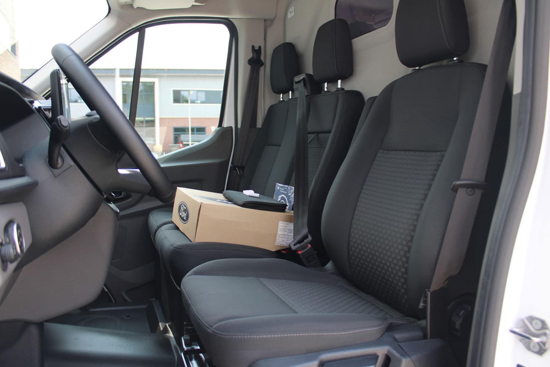 Ford E-Transit 350 L3H2 Trend 68 kWh Vol Elektrisch - 360 Camera - Pro Power Onboard - Dodehoek Assistent - Rijklaar thumbnail 9