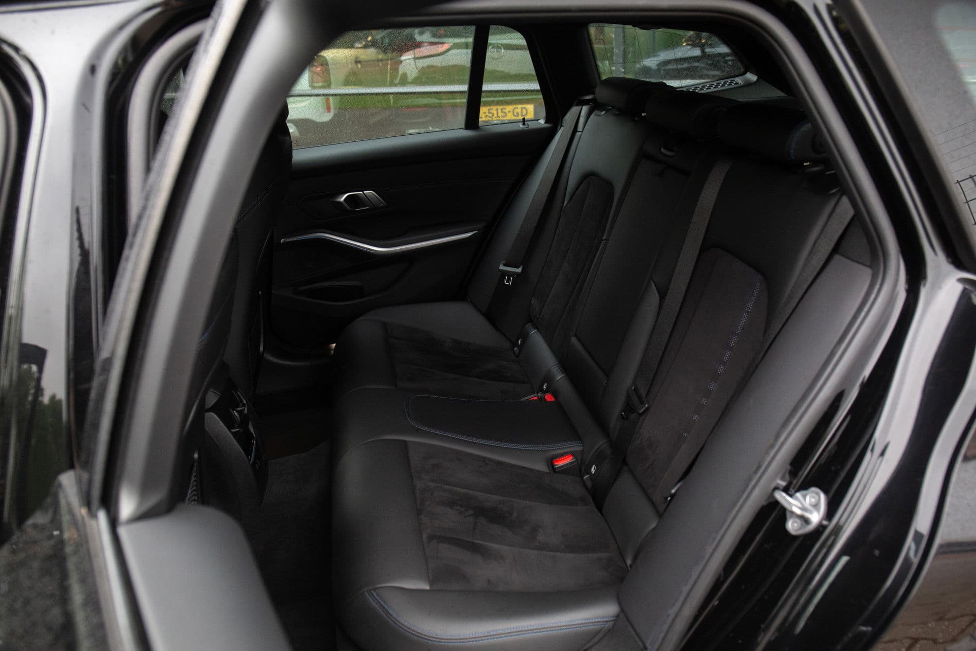 BMW 3 Serie Touring 330e High Executive M-Sport 290pk , Adaptive cruise, Trekhaak, Sfeerverlichting, thumbnail 7