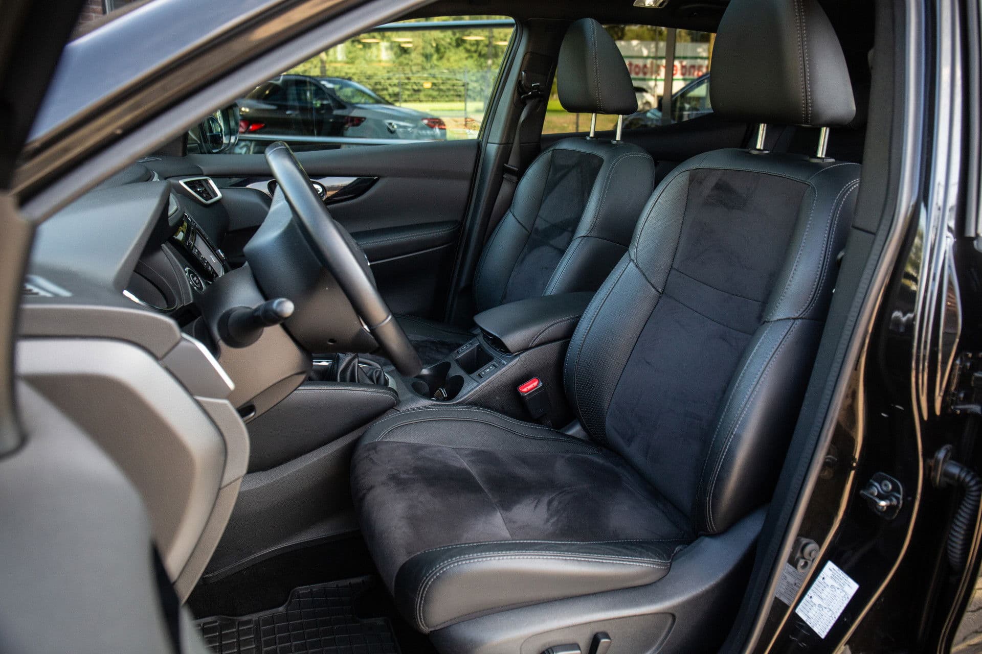 Nissan QASHQAI 1.2 Tekna , Panoramadak, Trekhaak, thumbnail 3