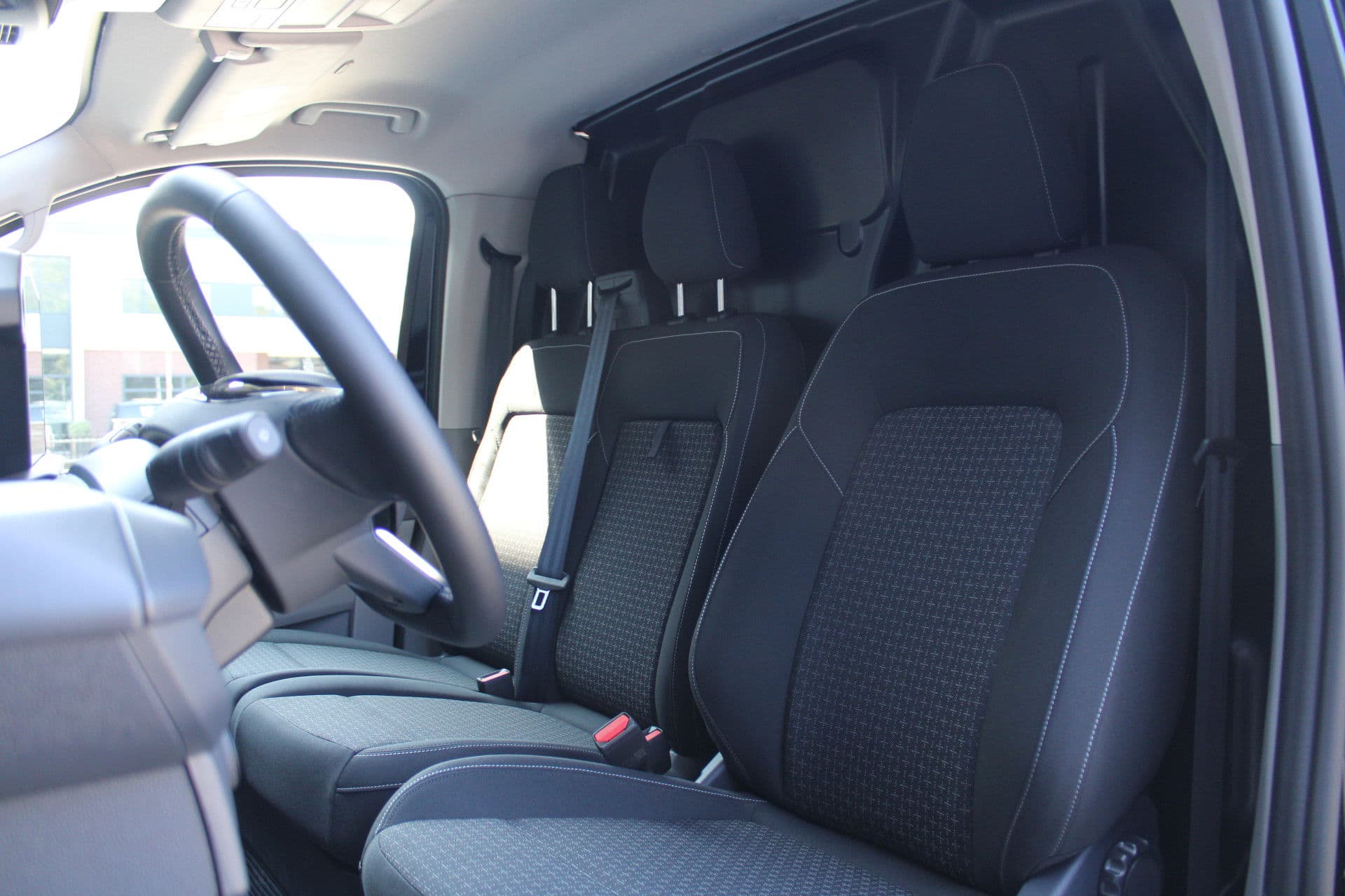 Ford Transit Custom 320 2.5 PHEV L2H1 Trend 232pk - 5 jaar GARANTIE - 2x Schuifdeur - Adaptive Cruise - Blind Spot - Navigatie - Camera - Verwarmd Stuur - Rijklaar thumbnail 21