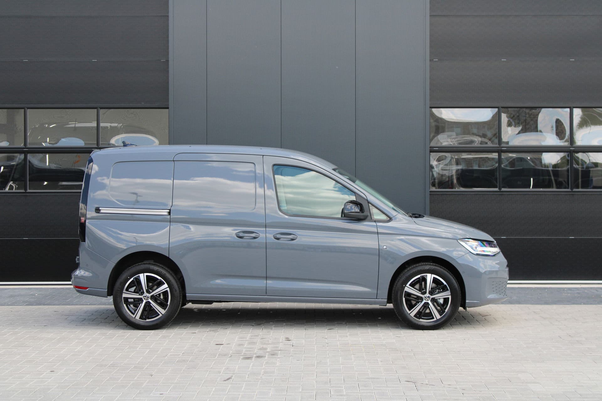 Volkswagen Caddy Cargo 2.0 TDI 122pk DSG7 - Carplay - Adaptive Cruise - Trekhaak - Navigatie - Dig. cockpit - Ergocomfort stoel - Stoelverwarming - Rijklaar thumbnail 23