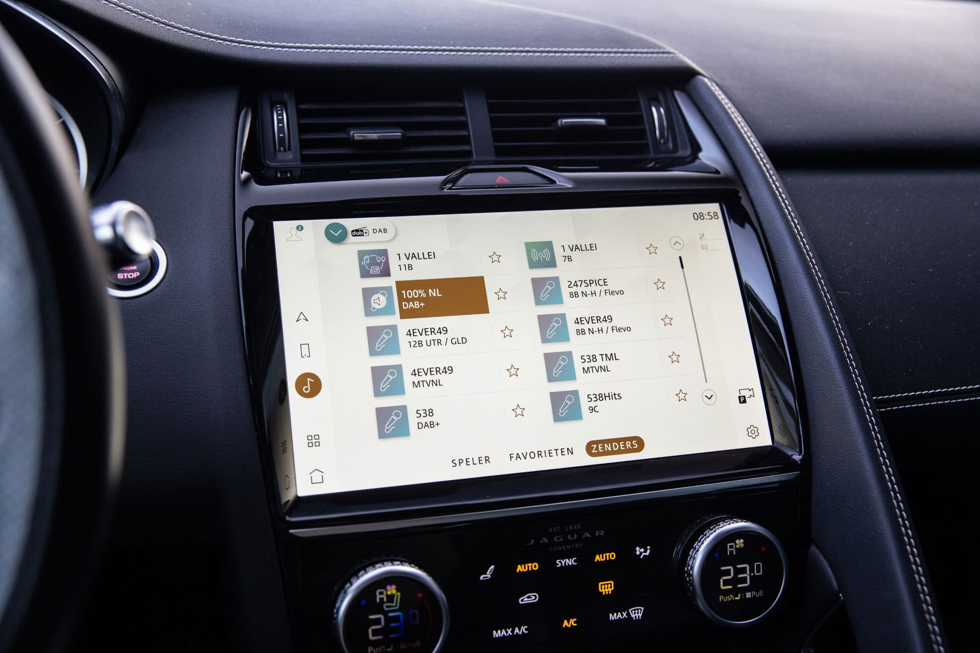 Jaguar E-Pace 1.5 P300e AWD R-Dynamic SE , Panoramadak, Leer, Carplay, thumbnail 14