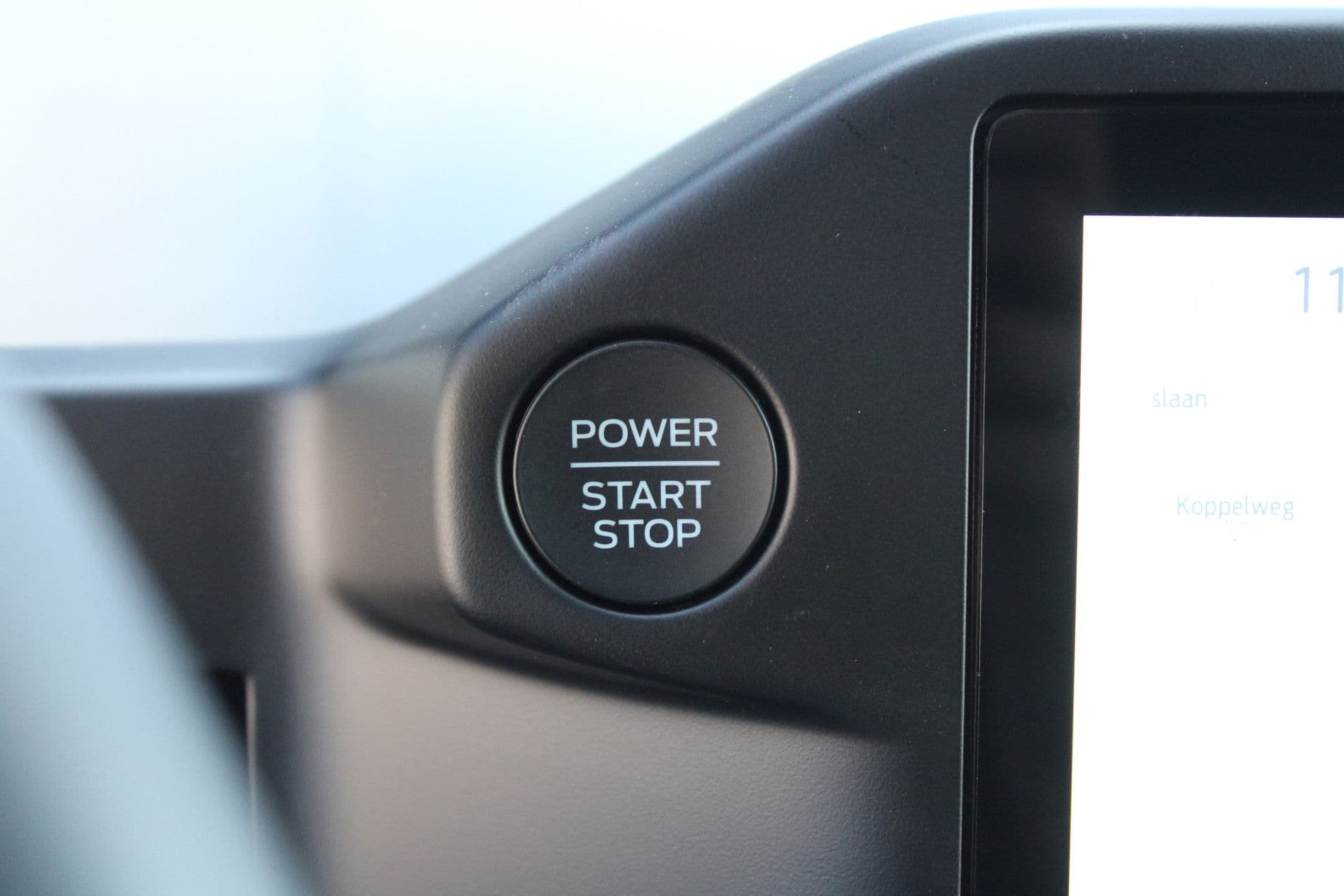 Ford Transit Custom 320 2.5 PHEV L2H1 Trend 232pk - 5 jaar GARANTIE - 2x Schuifdeur - Adaptive Cruise - Blind Spot - Navigatie - Camera - Verwarmd Stuur - Rijklaar thumbnail 18