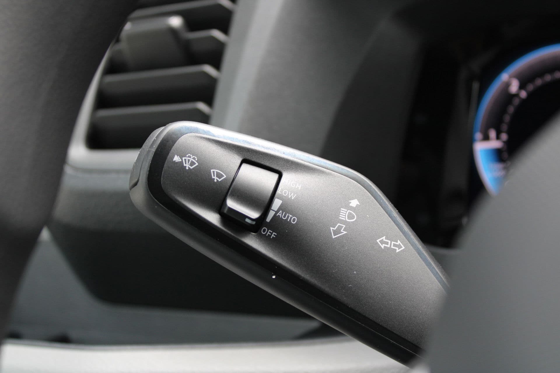 Volkswagen Crafter 30 2.0 TDI L3H3 140pk - Navigatie - DAB - Geveerde Stoel - Camera - Carplay - Rijklaar thumbnail 28