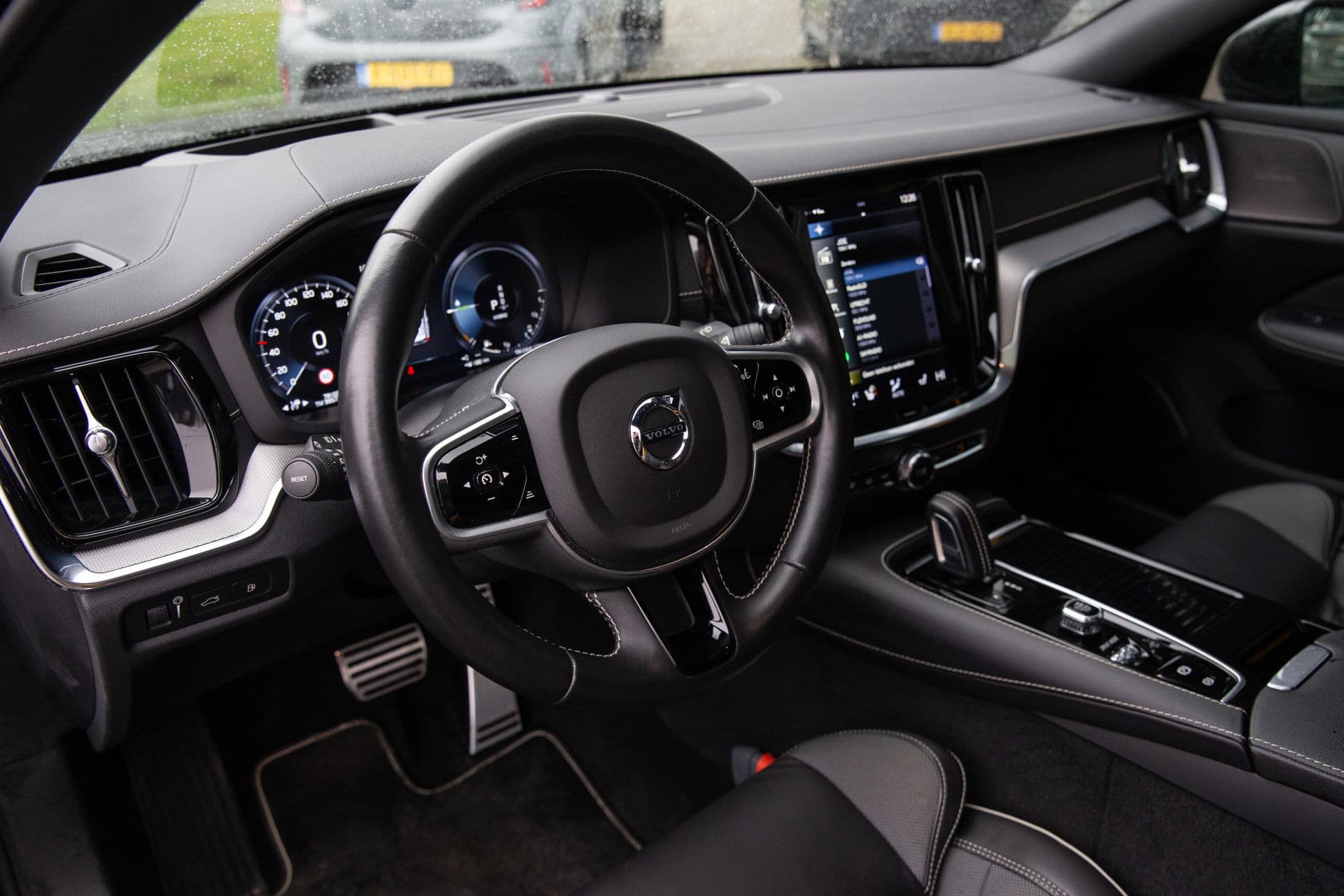 Volvo V60 2.0 T8 AWD Polestar Engineered , NL-Auto, Panoramadak, 360-camera, Harman&Kardon, HUD thumbnail 5