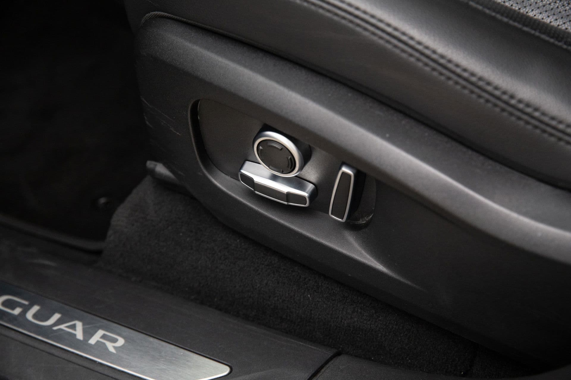 Jaguar F-Pace 2.0 P400e PHEV R-Dynamic SE , Panoramadak, Meridian, Head-up Display thumbnail 25