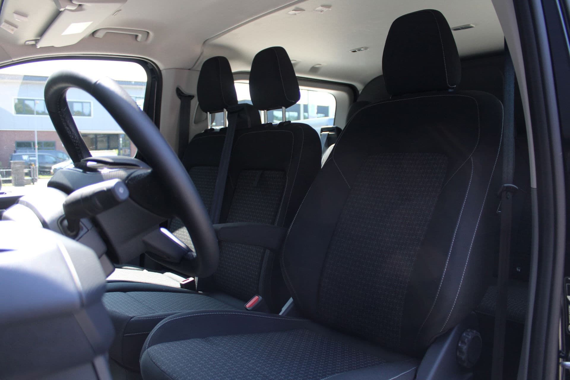 Ford Transit Custom 320 2.0 TDCI L2H1 Trend DC 136pk - Carplay - Android - Camera - Trekhaak - LED koplampen - Stoelverwarming - Draadloos laden - Rijklaar thumbnail 16