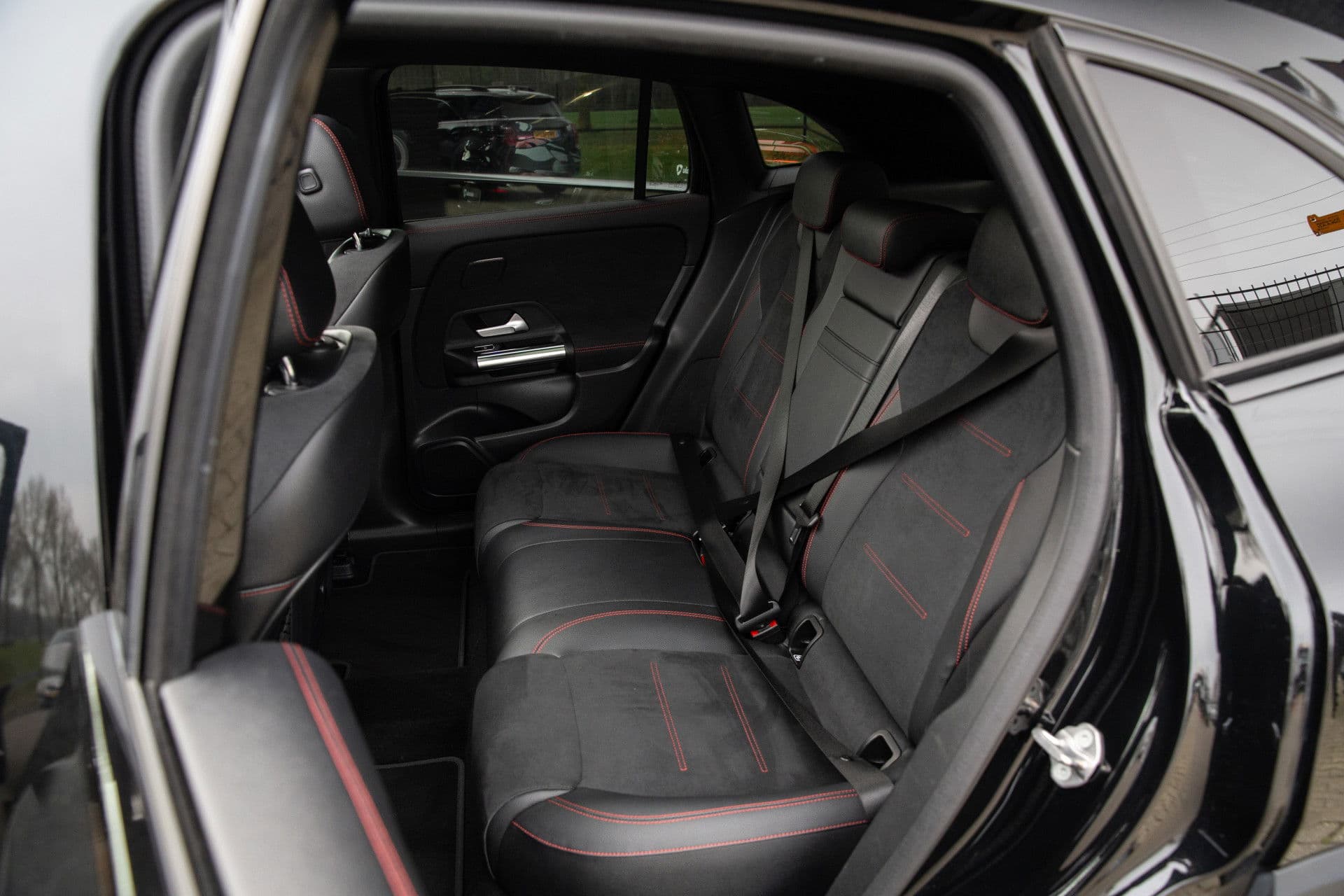 Mercedes-Benz EQA 250 Business Solution AMG 67 kWh , Panoramadak, Trekhaak, Head-up display, thumbnail 10