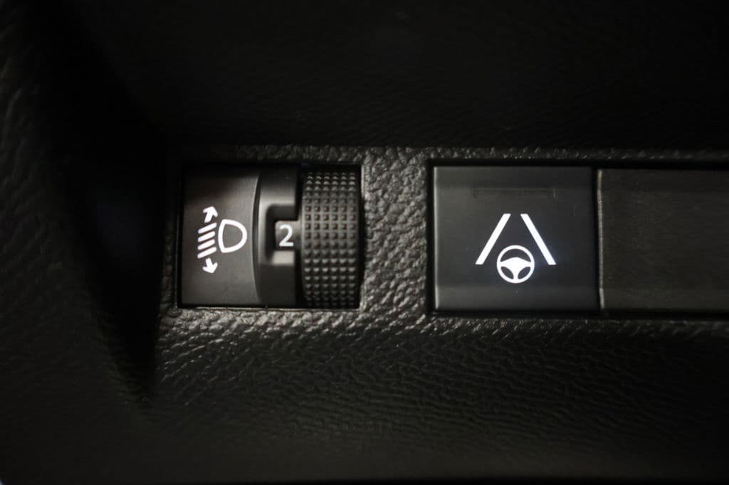 Peugeot 2008 1.2 Hybride 145 Allure | 360 Camera | Luxe thumbnail 20