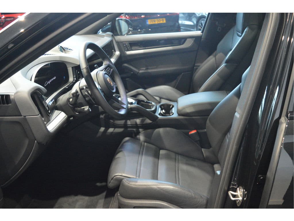 Porsche Cayenne Coupé 3.0 E-Hybrid pano camera Bose leer 22 inch !! thumbnail 13
