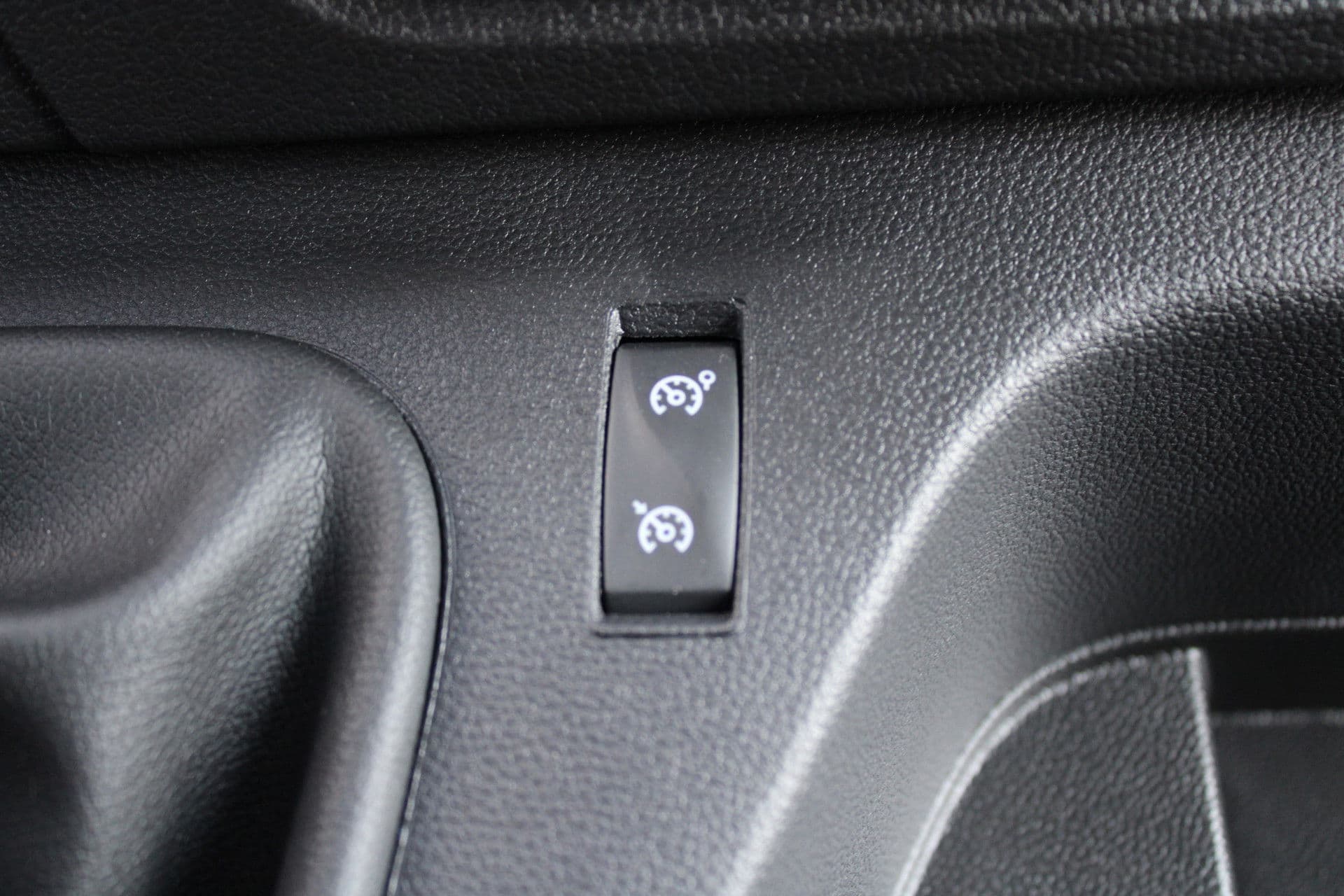 Renault Master T35 2.3 dCi 180pk L3H2 - Airco - Navigatie - Camera - Cruise - Parkeersensoren - 105l tank - Rijklaar thumbnail 36