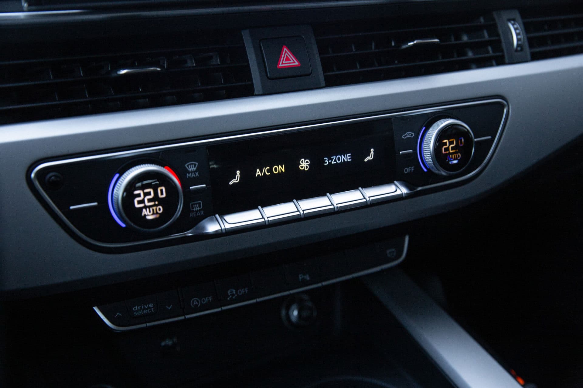 Audi A4 Avant 35 TDI Launch edition S-line , Sportstoelen, Camera, Virtual Cockpit, thumbnail 22