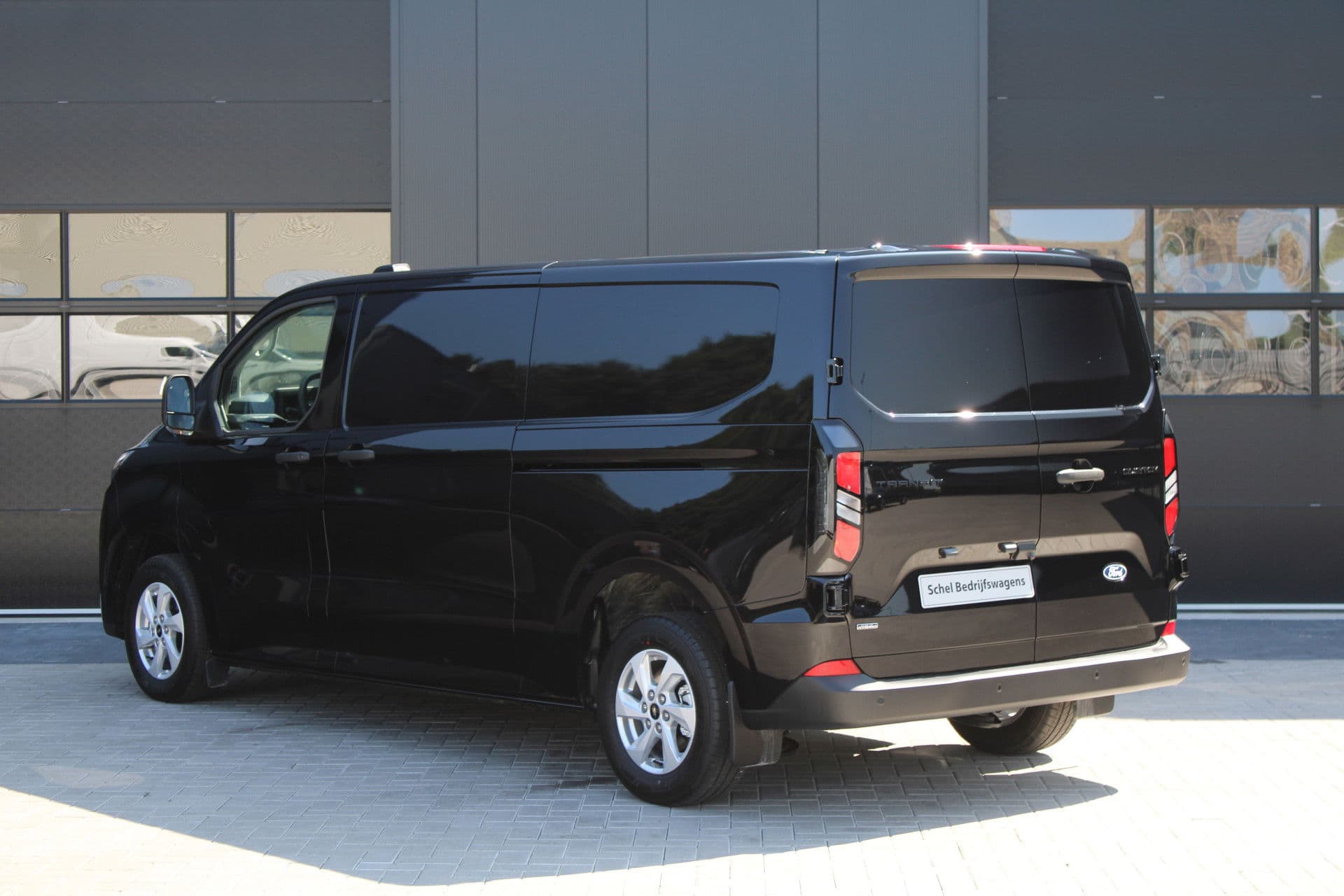 Ford Transit Custom 320 2.5 PHEV L2H1 Trend 232pk - 5 jaar GARANTIE - 2x Schuifdeur - Adaptive Cruise - Blind Spot - Navigatie - Camera - Verwarmd Stuur - Rijklaar thumbnail 9