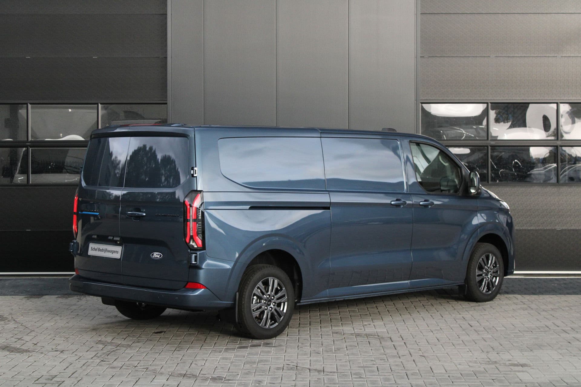 Ford E-Transit Custom 340 L2H1 Limited 65 kWh 218pk - 2x Schuif - LED - 360 Camera - B&O - ACC - Navi - Stoel/Stuurverwarming - Rijklaar thumbnail 7