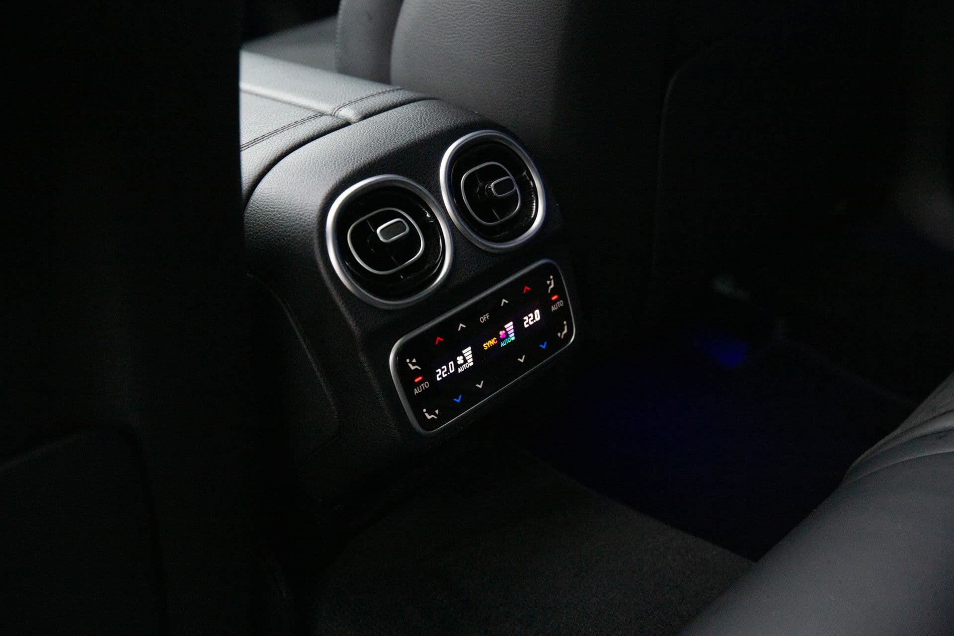 Mercedes-Benz C-Klasse Estate 200 Launch Edition AMG Line , Panoramadak, Sfeerverlichting, Burmester, 3D-camera, thumbnail 32