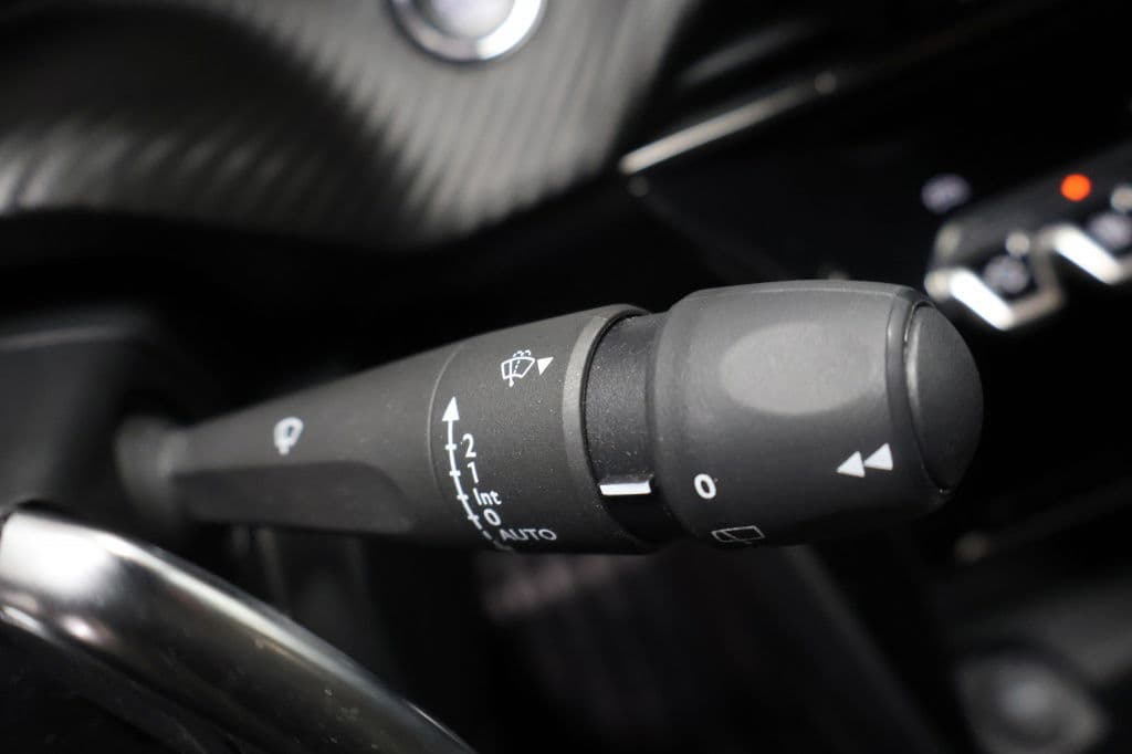 Peugeot 2008 1.2 Hybride 145 Allure | 360 Camera | Luxe thumbnail 12