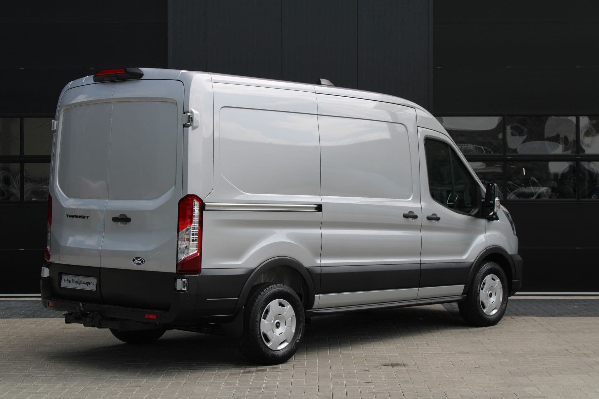 Ford Transit 350 2.0 TDCI L2H2 Trend 165pk - Facelift - 2x Schuifdeur - Adaptive Cruise - Navigatie - Blind Spot - 360 Camera - Stoel - Stuurverwarming - Rijklaar thumbnail 3