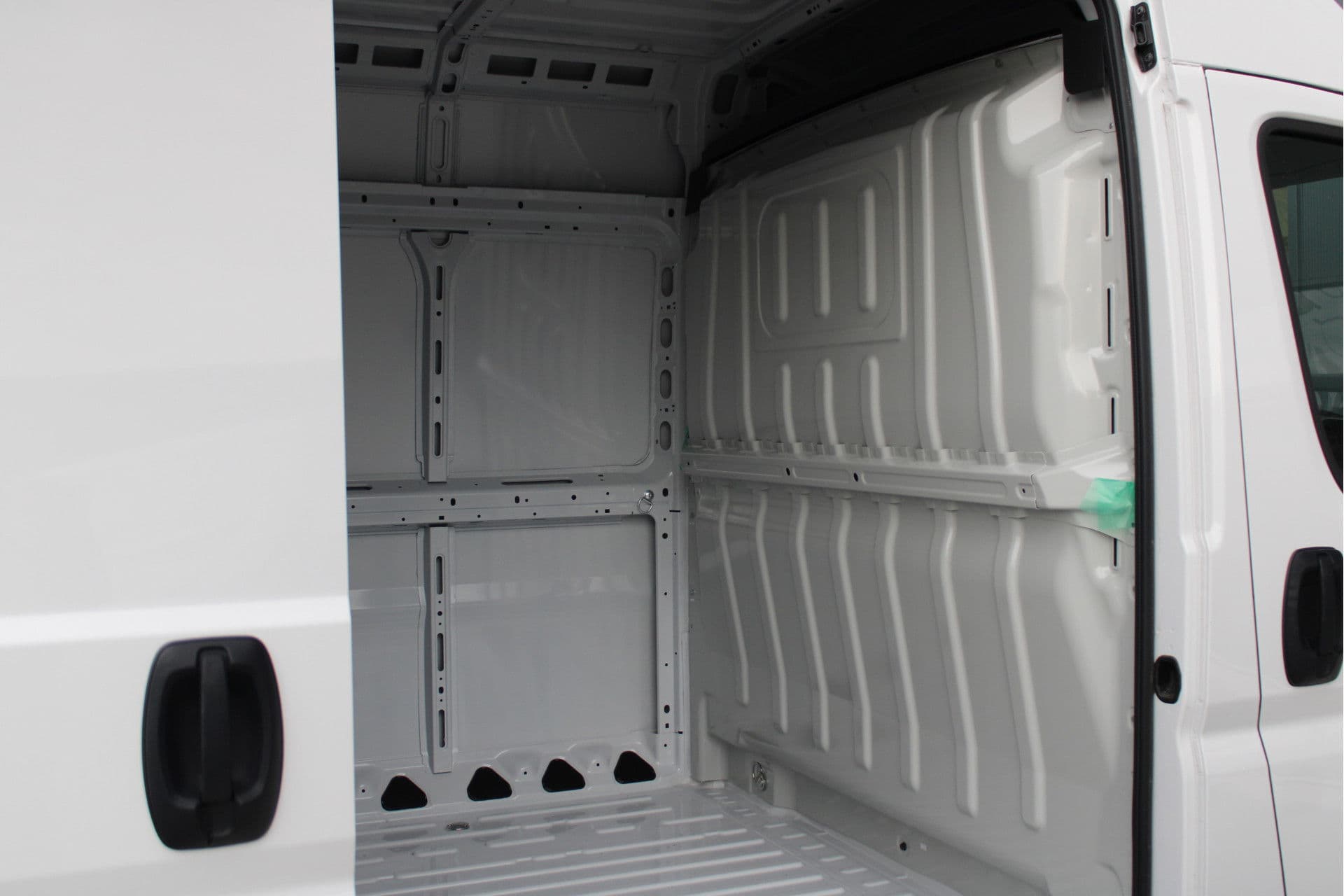 Opel Movano 33 2.2 CDTI 140pk L2H2 - Airco - Camera - Cruise - Blind Spot - 270 deuren - Rijklaar thumbnail 14