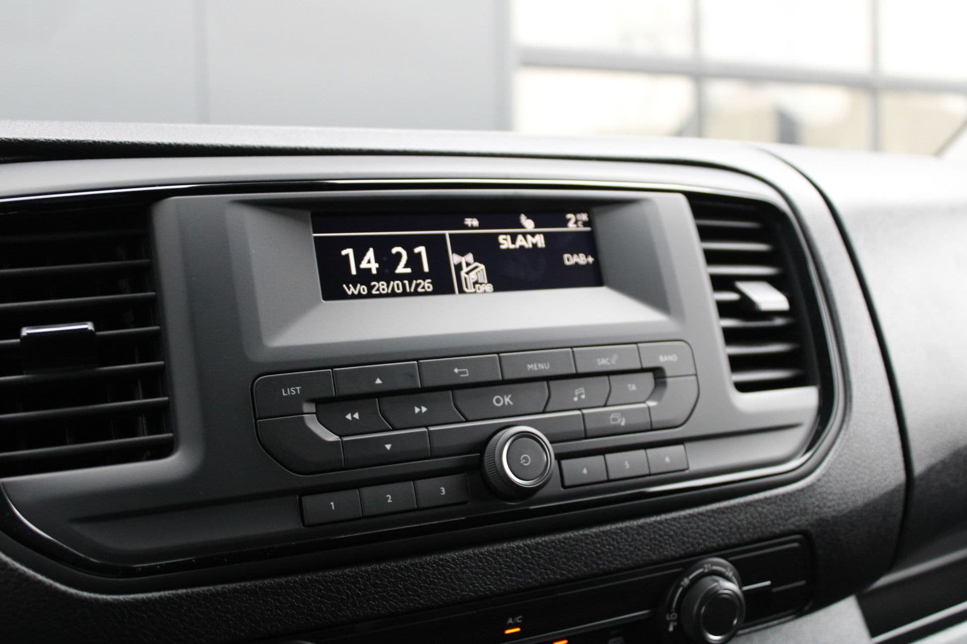 Citroën Ë-Jumpy L2 136 75 kWh 136pk - Cruise - Airco - PDC - Bluetooth - DAB - Rijklaar thumbnail 23