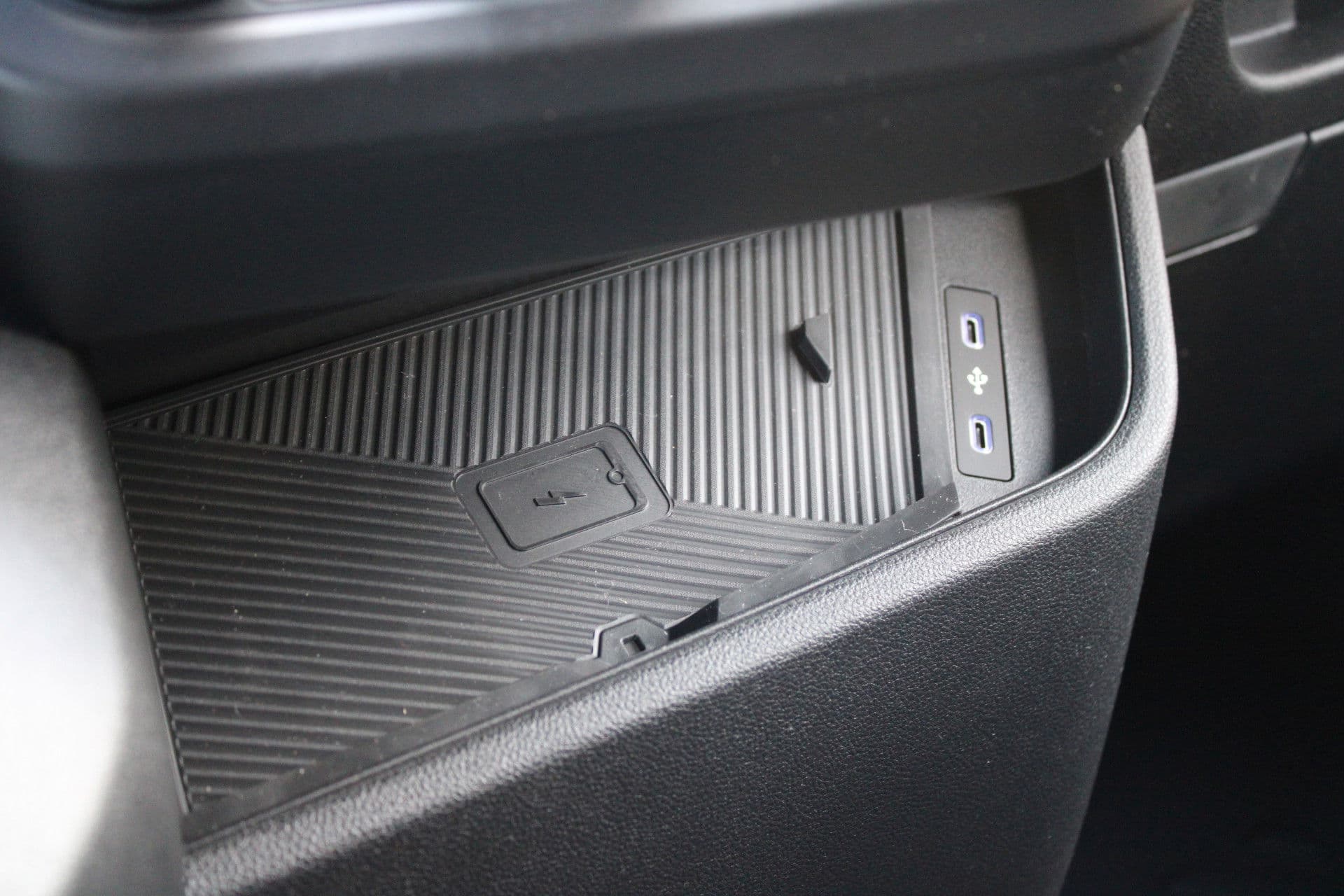 Renault Master T35 2.0 dCi 170pk L2H2 Extra - 2x Schuifdeur - Navigatie - Blind Spot - Camera - Stoelverwarming - Verwarmde voorruit - Rijklaar thumbnail 38