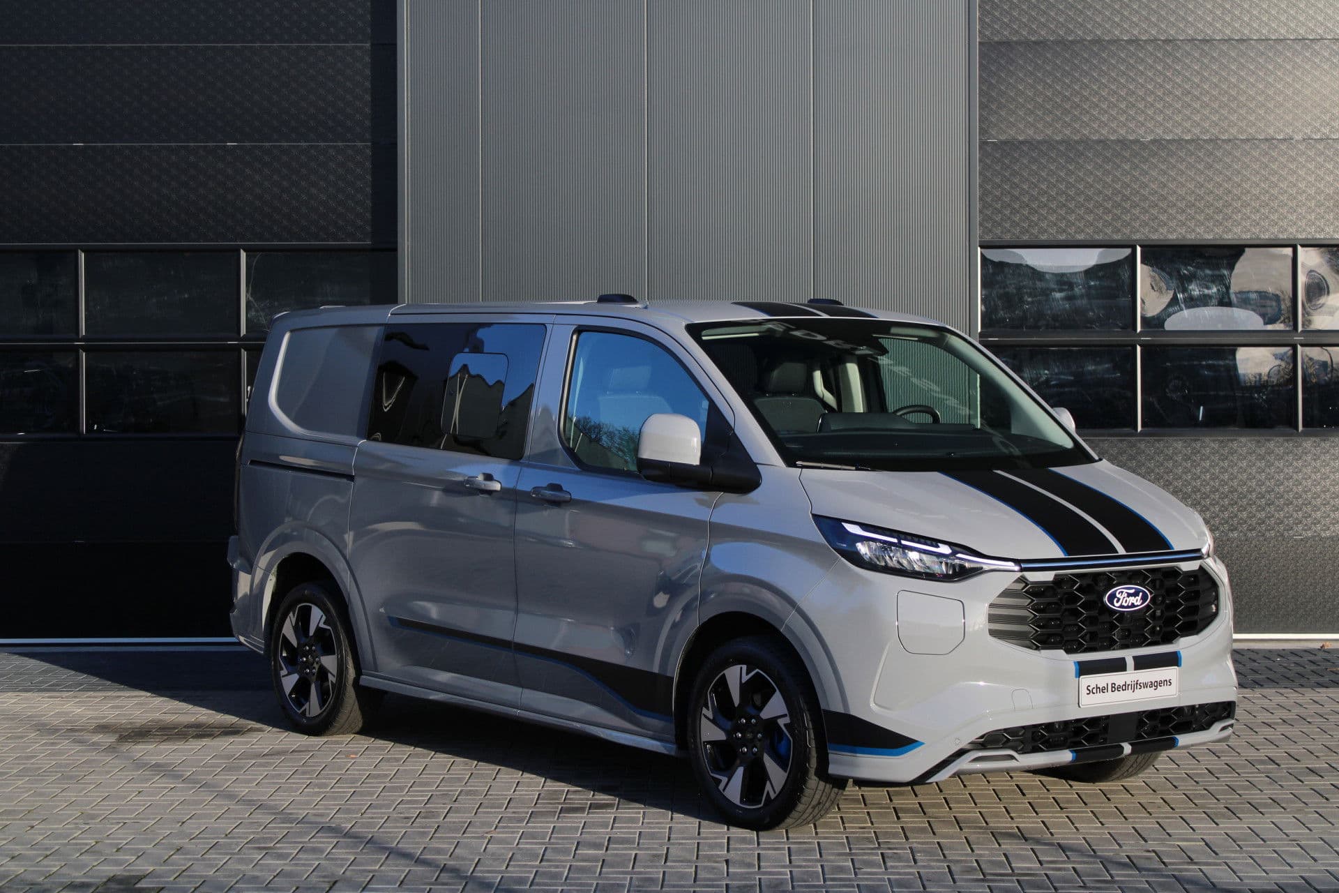 Ford Transit Custom 320 2.5 PHEV L1H1 Sport DC 232pk - 2x Schuif - 360 Camera - ACC - Keyless - Stoel/Stuurverwarming - Blindspot - Incl BPM - Rijklaar thumbnail 3