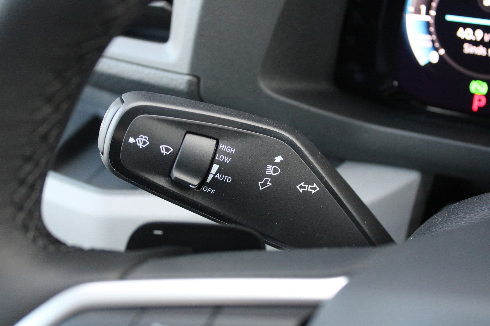 Volkswagen Crafter 35 2.0 TDI L3H3 177pk - Facelift - Navigatie - LED - Geveerde stoel - Virtual cockpit - Camera - Trekhaak - Stoelverwarming - Rijklaar thumbnail 13