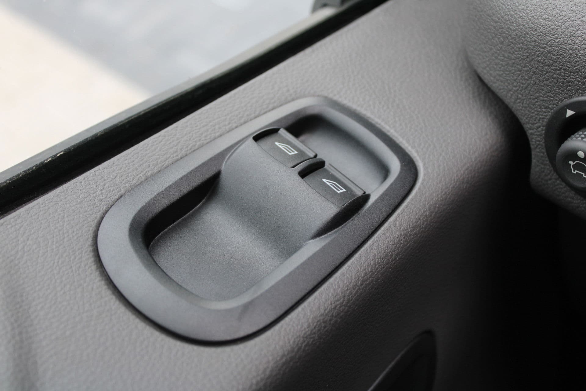 Ford Transit 350 2.0 TDCI L3H2 Limited 165pk - LUCHTVERING - ACC - Blind Spot - 360 camera - Navigatie - Stoel-Stuurverwarming - Trekhaak - Rijklaar thumbnail 9