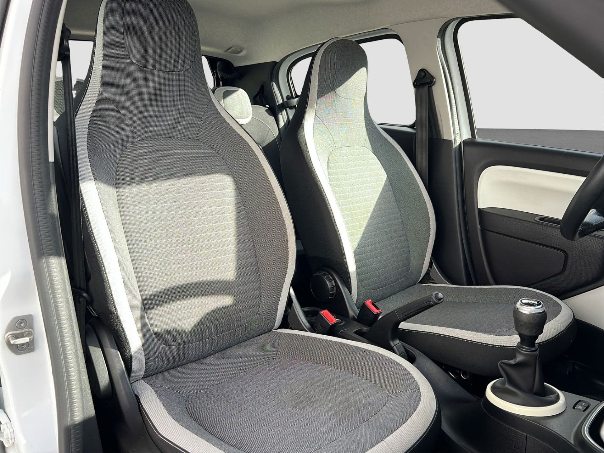 Renault Twingo 1.0 SCe Collection | Bluetooth | Cruise thumbnail 16