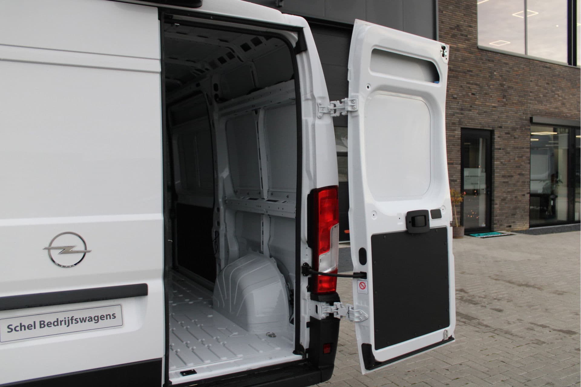 Opel Movano 33 2.2 CDTI 140pk L2H2 - Airco - Camera - Cruise - Blind Spot - 270 deuren - Rijklaar thumbnail 10