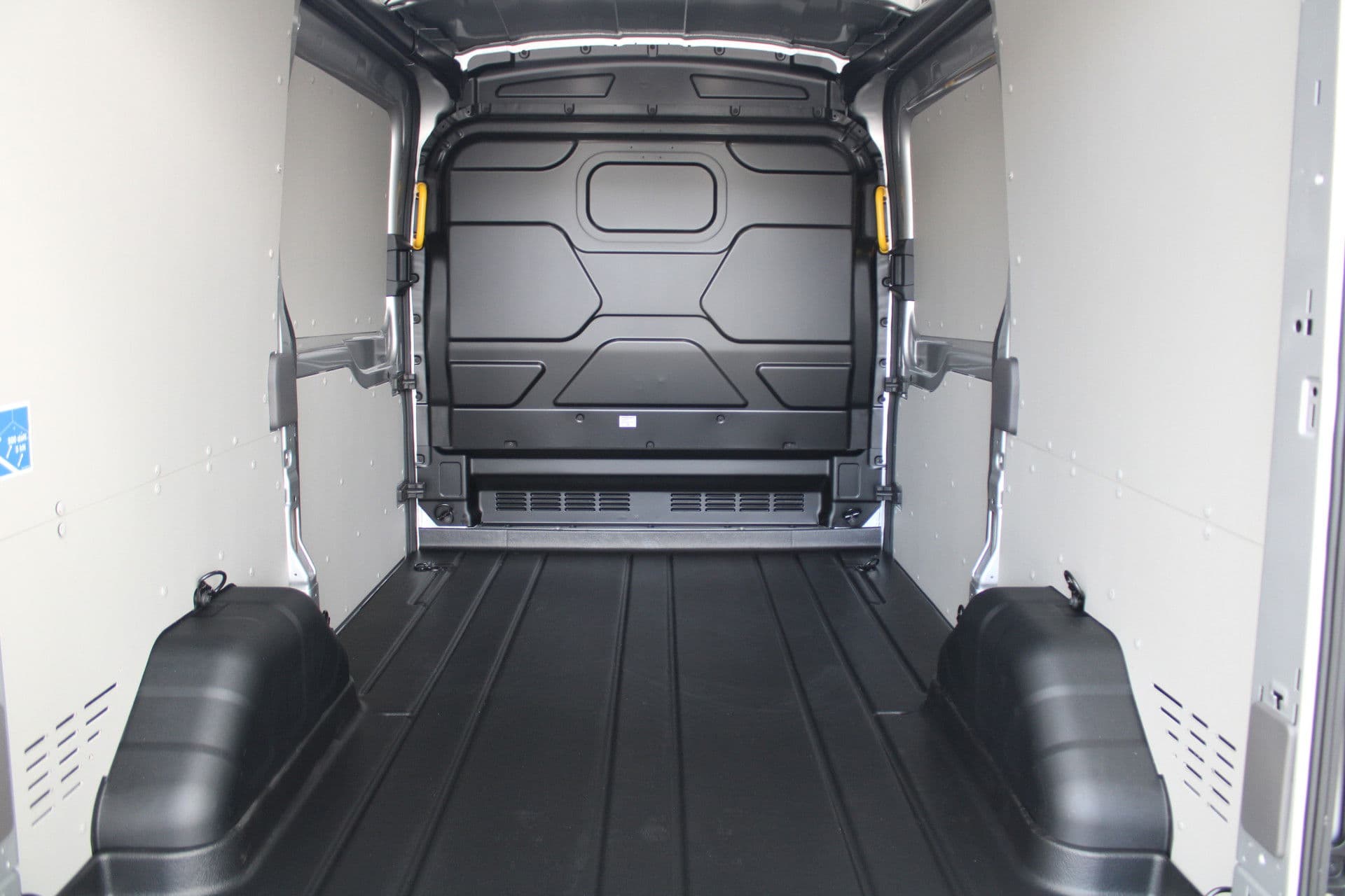 Ford Transit 350 2.0 TDCI L2H2 Trend 165pk - Facelift - 2x Schuifdeur - Adaptive Cruise - Navigatie - Blind Spot - 360 Camera - Stoel - Stuurverwarming - Rijklaar thumbnail 5