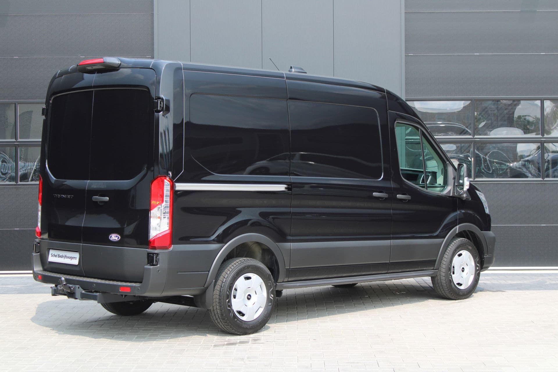 Ford Transit 350 2.0 TDCI L2H2 Trend 165pk - Facelift - 2x Schuifdeur - Adaptive Cruise - Navigatie - Blind Spot - 360 Camera - Stoel - Stuurverwarming - Rijklaar thumbnail 3