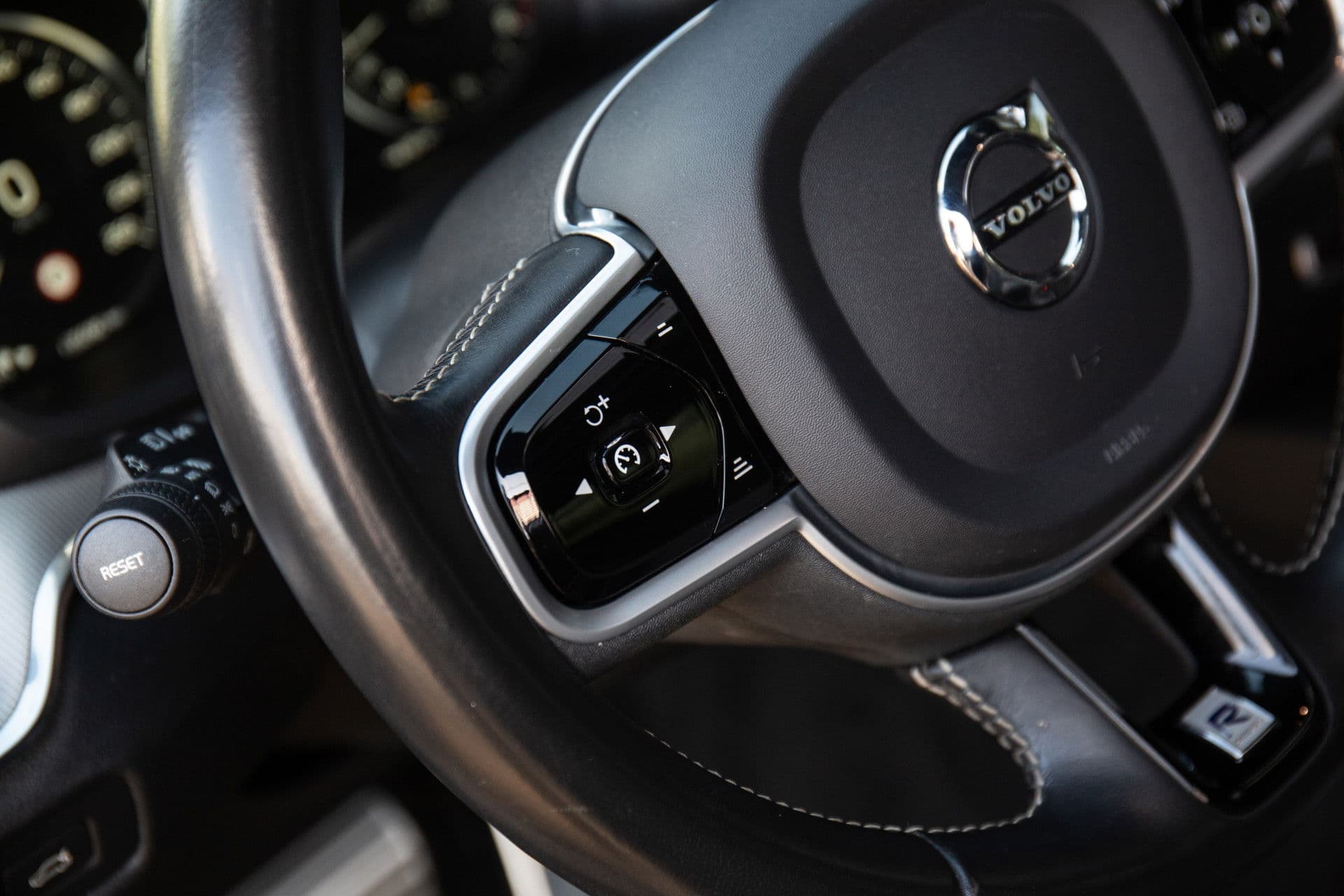 Volvo V60 2.0 T4 R-Design , Panoramadak, Nappaleder, BTW, Memory, Trekhaak thumbnail 10