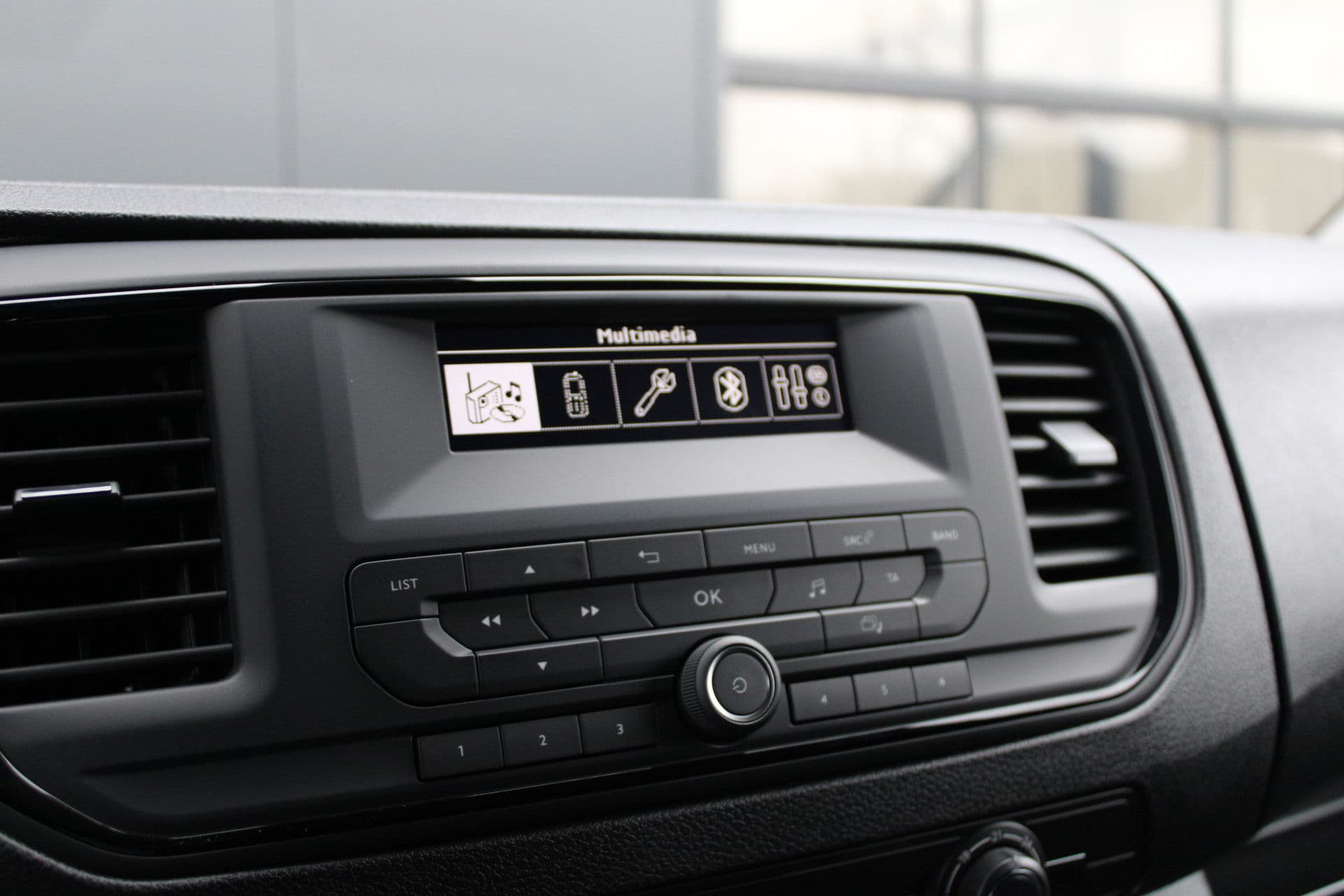 Citroën Ë-Jumpy L2 136 75 kWh 136pk - Cruise - Airco - PDC - Bluetooth - DAB - Rijklaar thumbnail 24