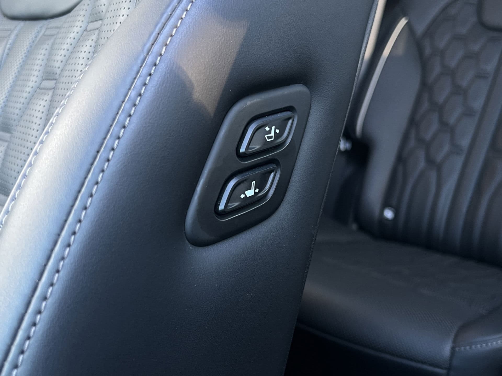 Kia Sorento 1.6 PHEV 4WD ExecutiveLine | Black Pack | Pano | Memory | Stoelverkoeling | Zwarte hemel | thumbnail 30