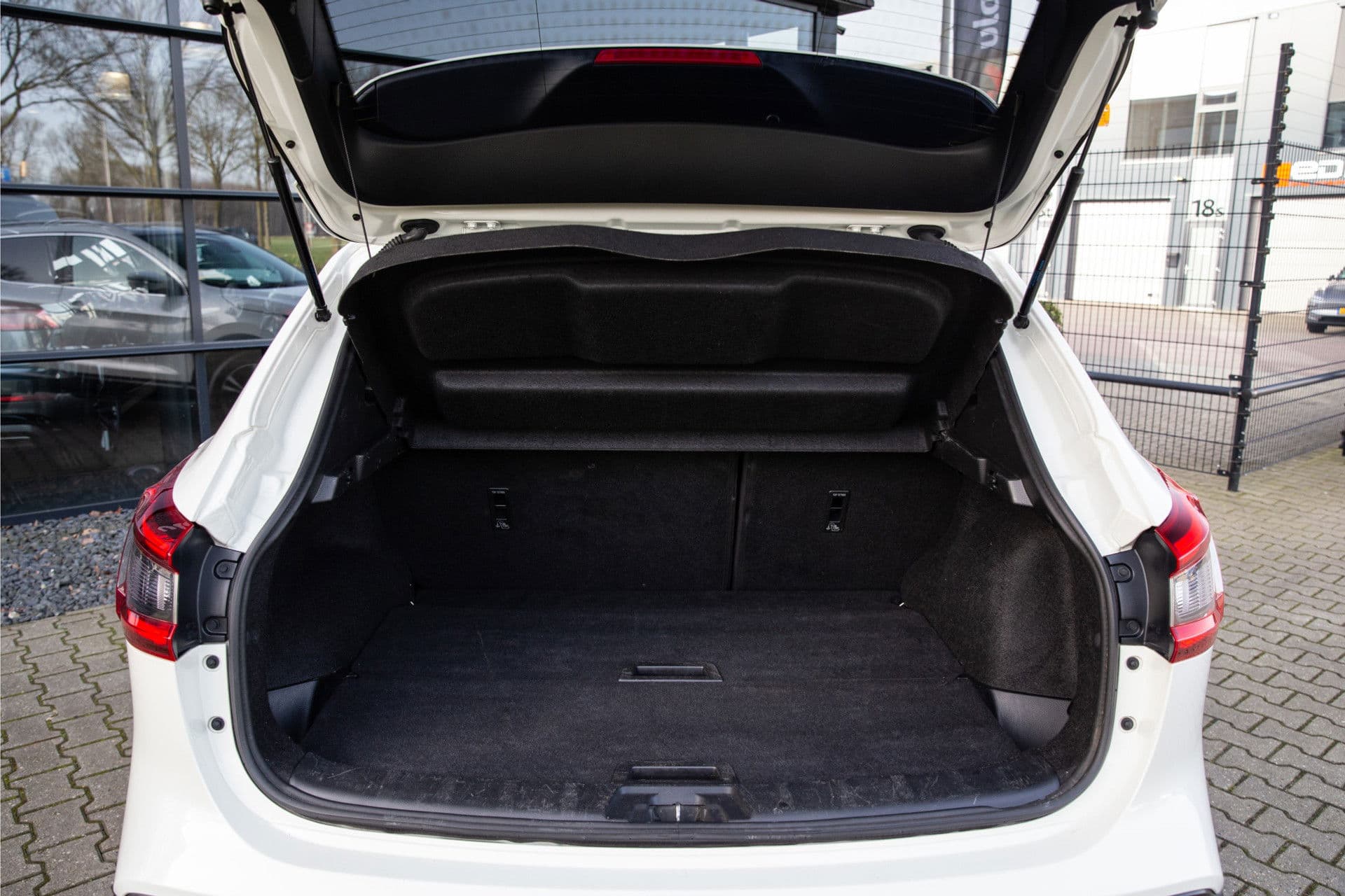 Nissan QASHQAI 1.3 DIG-T N-Connecta , Panoramadak, Trekhaak, thumbnail 21