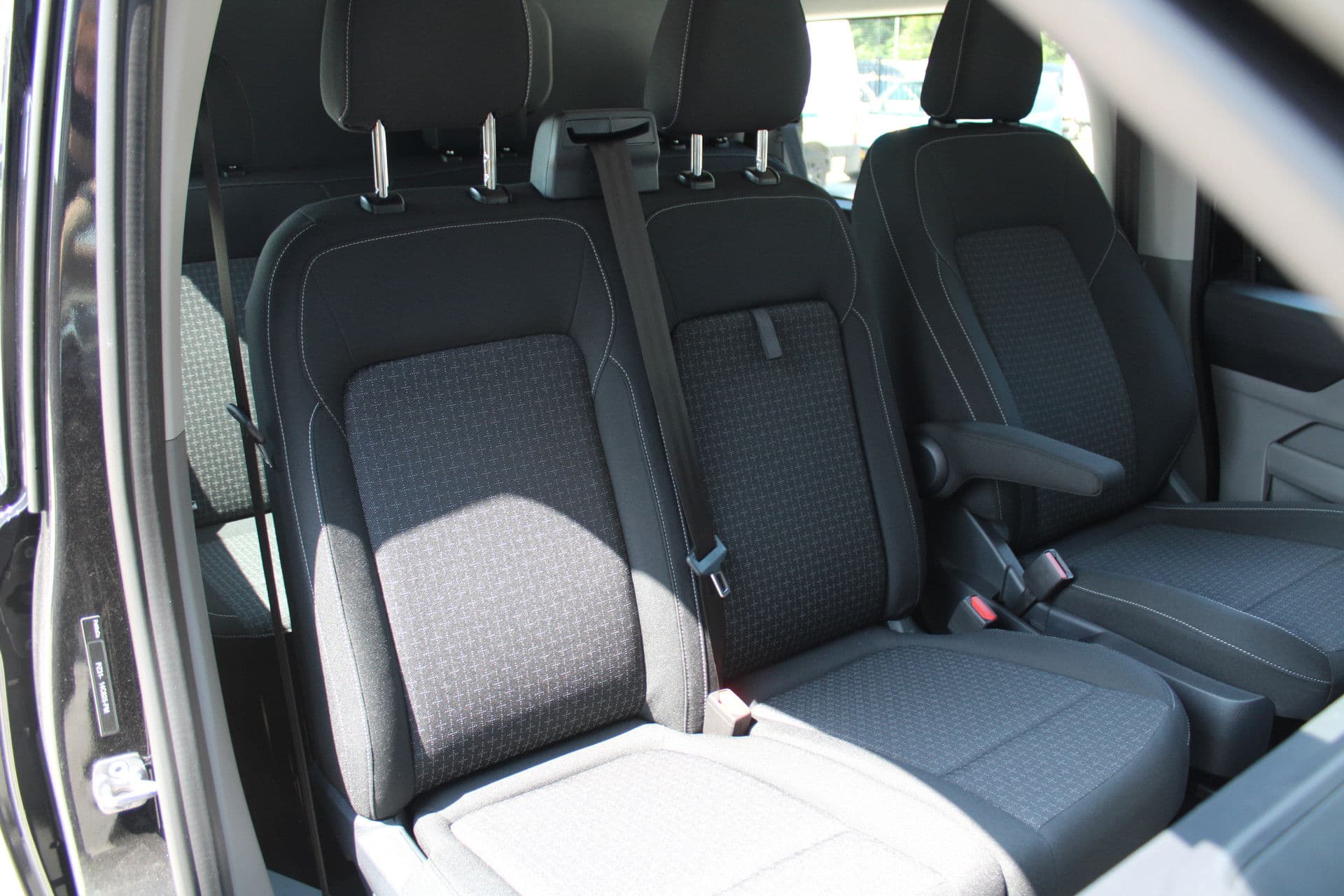 Ford Transit Custom 320 2.0 TDCI L2H1 Trend DC 136pk - Carplay - Android - Camera - Trekhaak - LED koplampen - Stoelverwarming - Draadloos laden - Rijklaar thumbnail 38