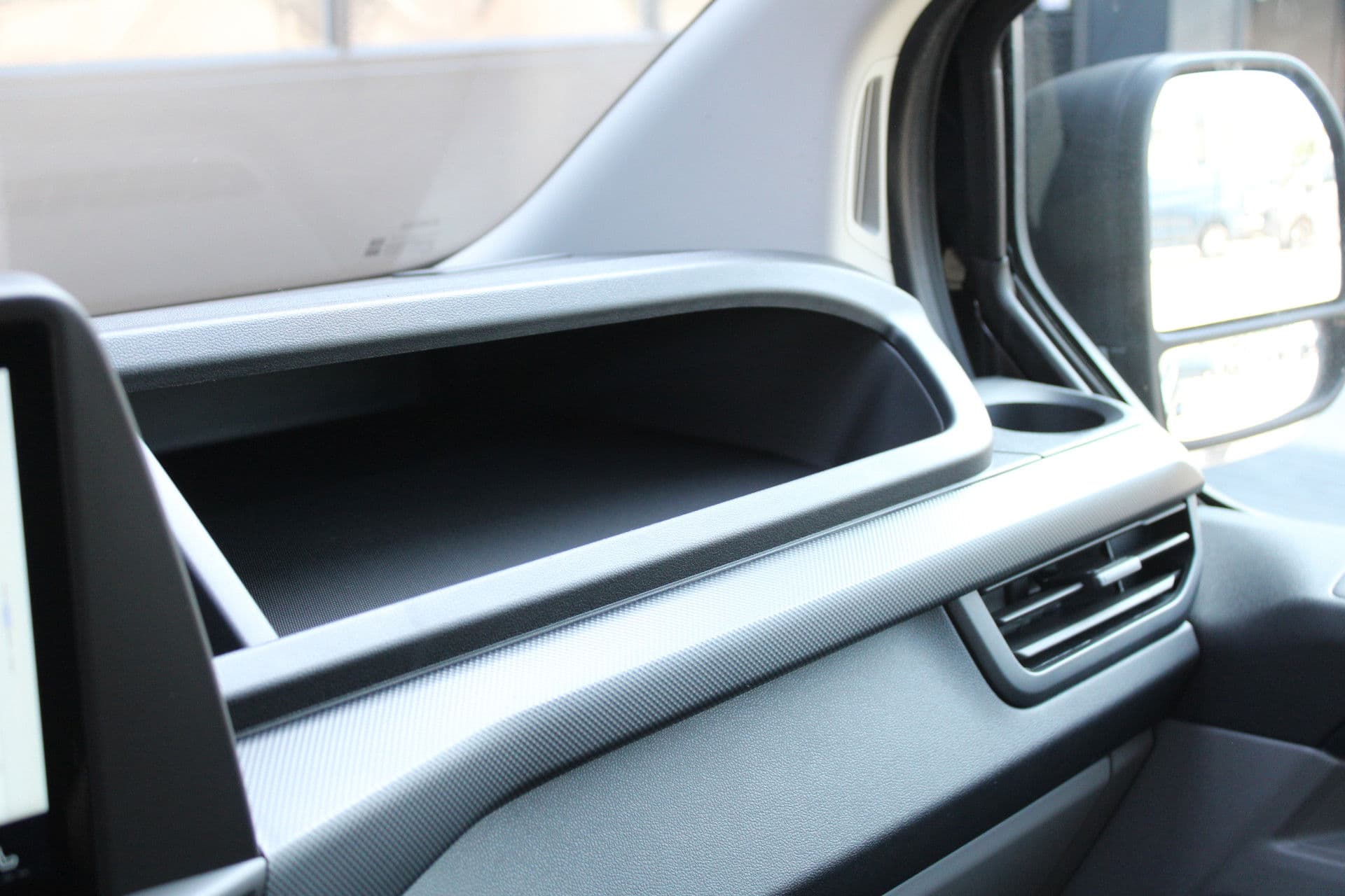 Ford Transit Custom 320 2.5 PHEV L2H1 Trend 232pk - 5 jaar GARANTIE - 2x Schuifdeur - Adaptive Cruise - Blind Spot - Navigatie - Camera - Verwarmd Stuur - Rijklaar thumbnail 37