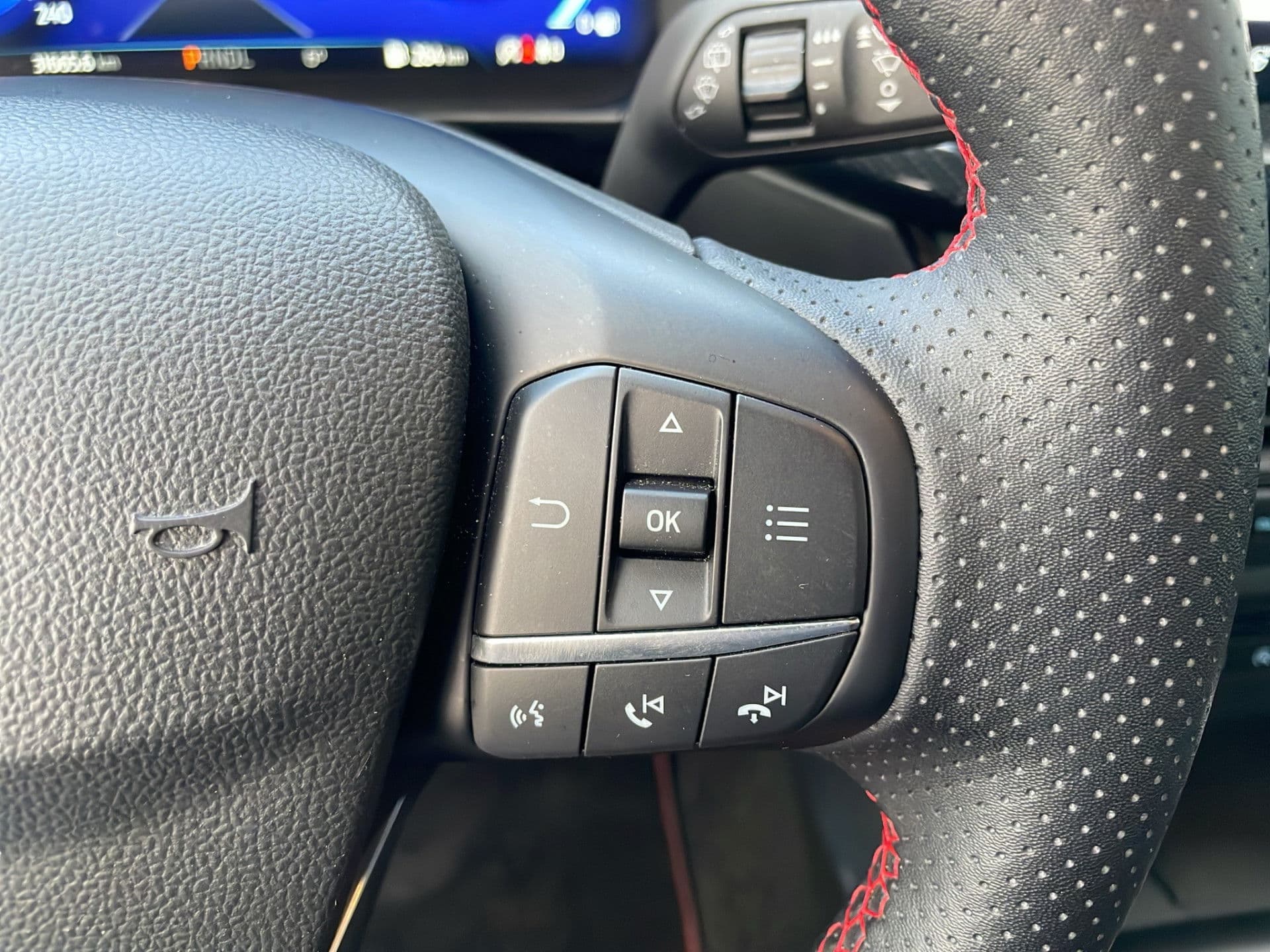 Ford Focus 1.0 Hybrid ST Line X | Virtual | Winter | Pano | Matrix thumbnail 14