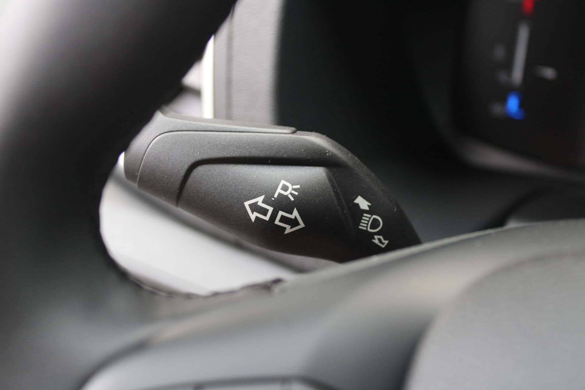 Ford Transit 350 2.0 TDCI L3H2 Trend 165pk - Facelift - 2x Schuifdeur - 360 Camera - Trekhaak - ACC - Stoel & Stoelverwarming - Blind Spot - Navi - 270gr deuren - Rijklaar thumbnail 25